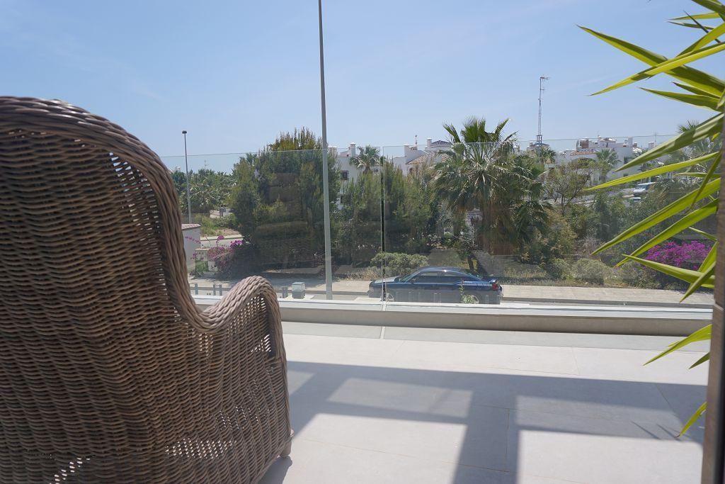 For sale - 3 Bedroom 3 Bathroom Villa in Villamartin - Costa Blanca  - Alicante
