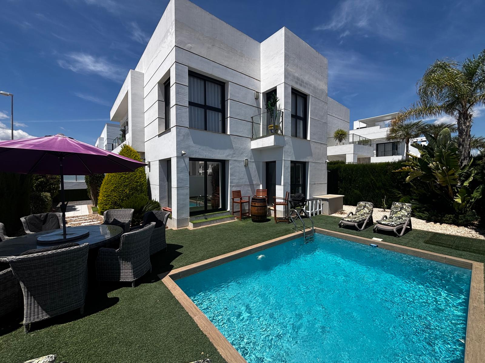 For sale - 4 Bedroom 4 Bathroom Villa Detached in Ciudad Quesada - Ciudad Quesada  - Alicante