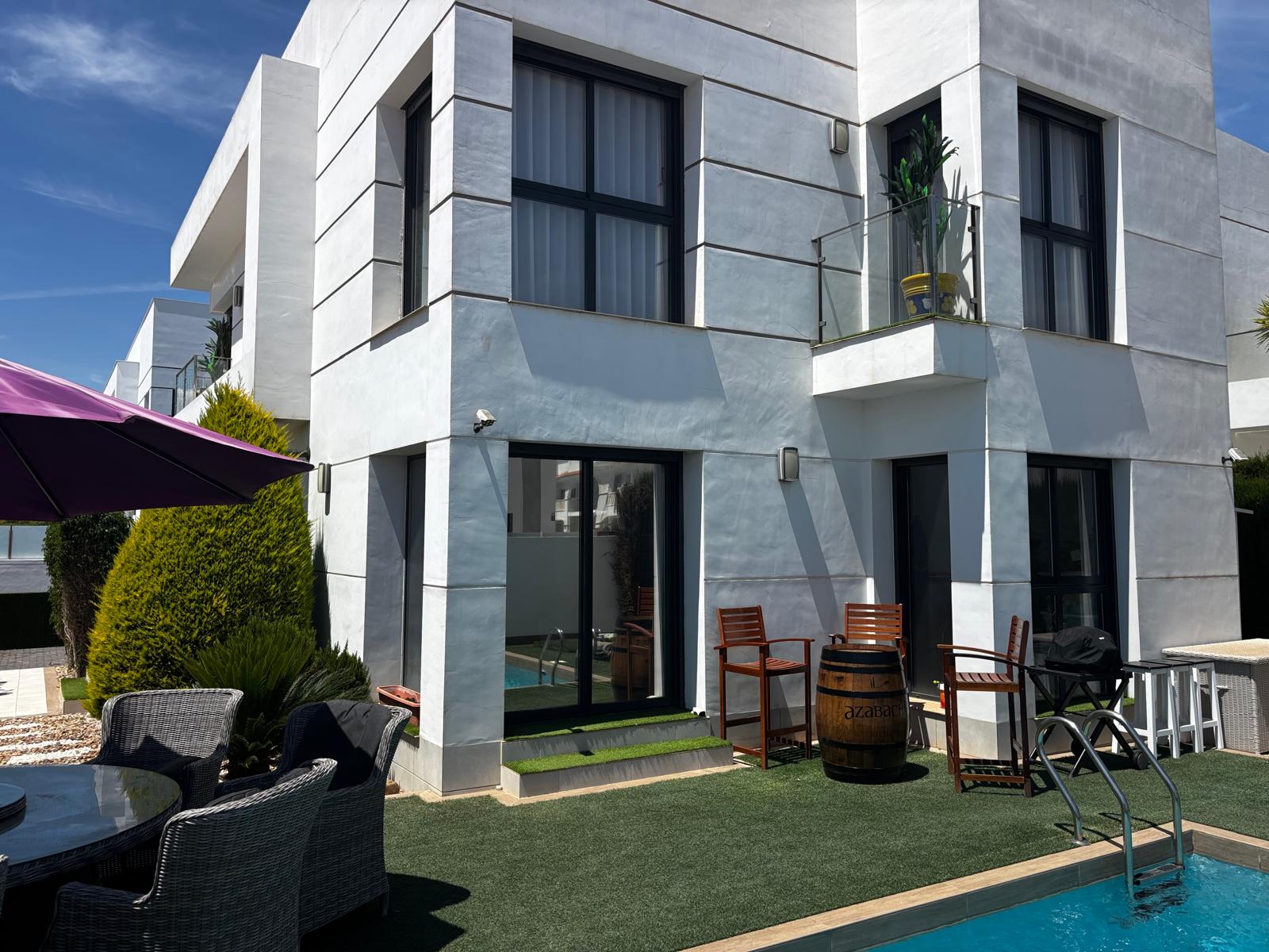 For sale - 4 Bedroom 4 Bathroom Villa Detached in Ciudad Quesada - Ciudad Quesada  - Alicante