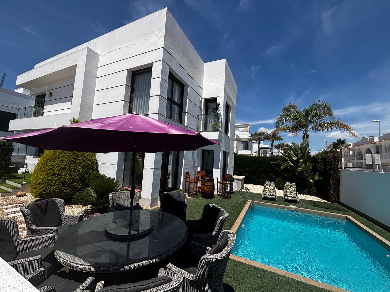 For sale - 4 Bedroom 4 Bathroom Villa Detached in Ciudad Quesada - Ciudad Quesada  - Alicante