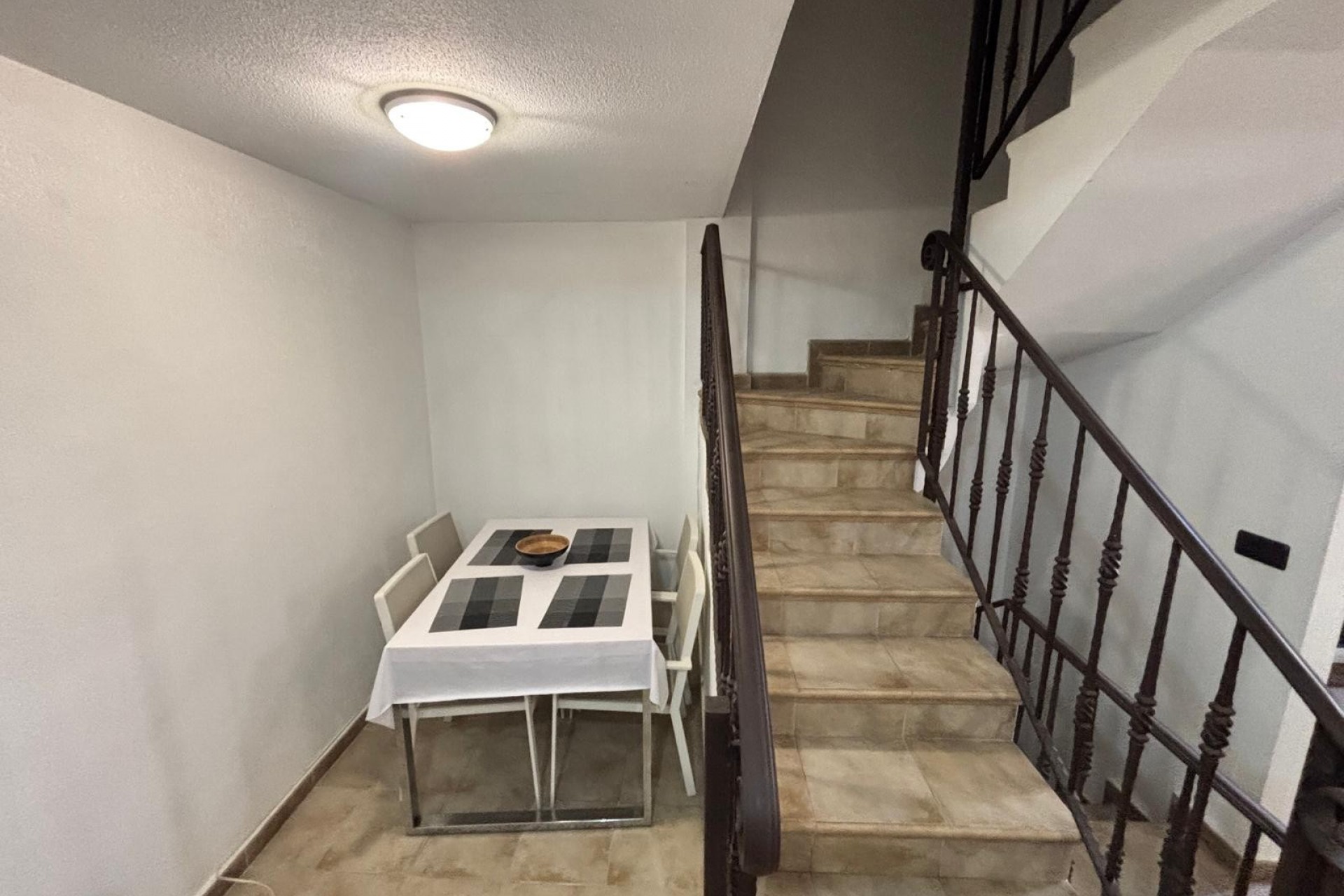 For sale - 5 Bedroom 2 Bathroom Townhouse in Urbanització Els Estanys - Urbanització Els Estanys  - Alicante