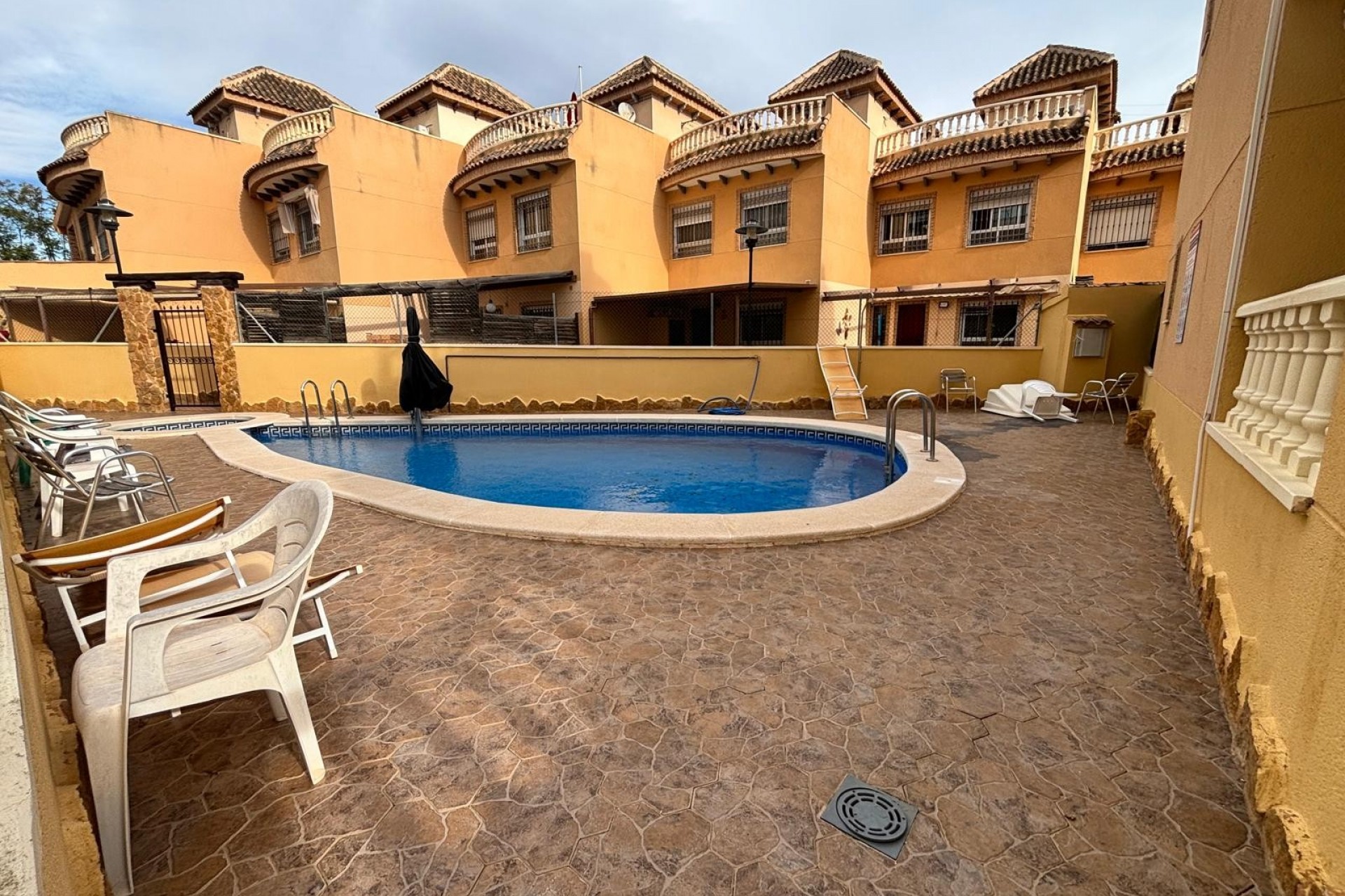 For sale - 5 Bedroom 2 Bathroom Townhouse in Urbanització Els Estanys - Urbanització Els Estanys  - Alicante