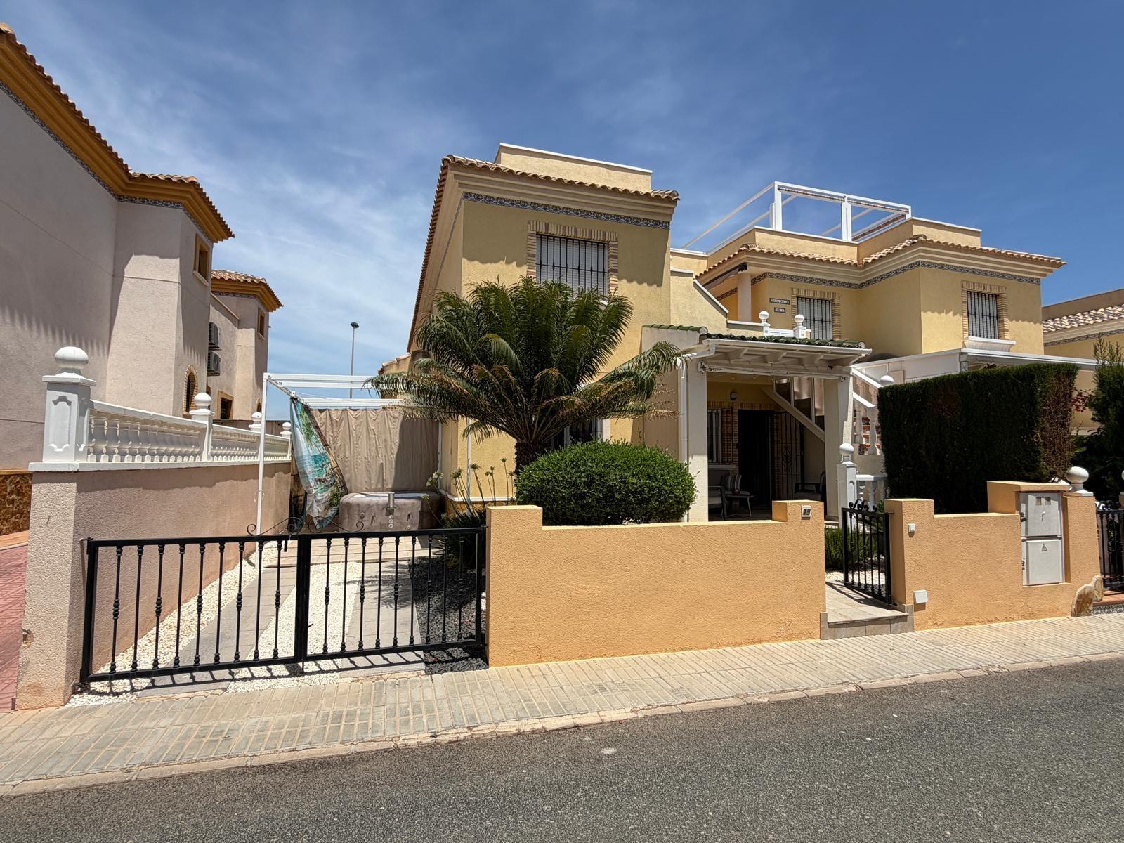 For sale - 2 Bedroom 2 Bathroom Town House in Orihuela Costa - Los Dolses  - Alicante