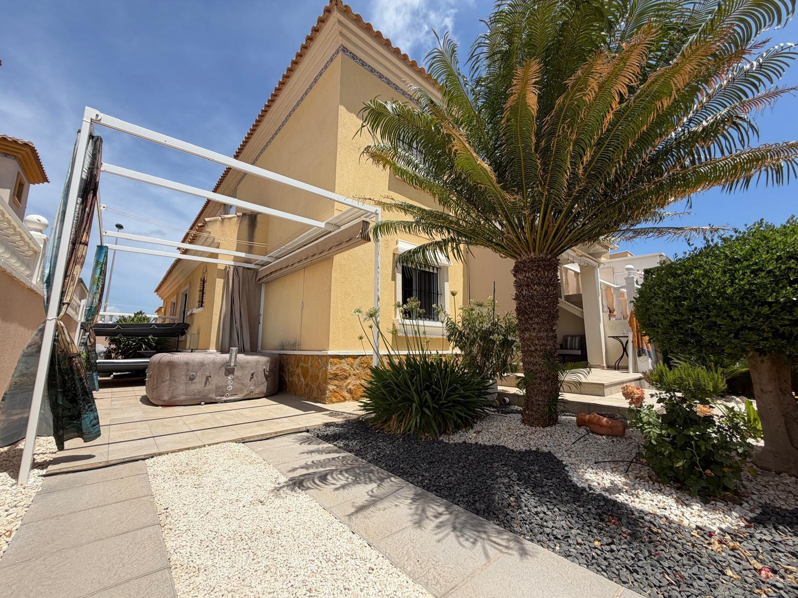 For sale - 2 Bedroom 2 Bathroom Town House in Orihuela Costa - Los Dolses  - Alicante