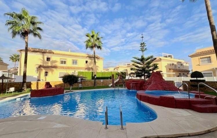2 Bedroom 2 Bathroom Town House in Orihuela Costa