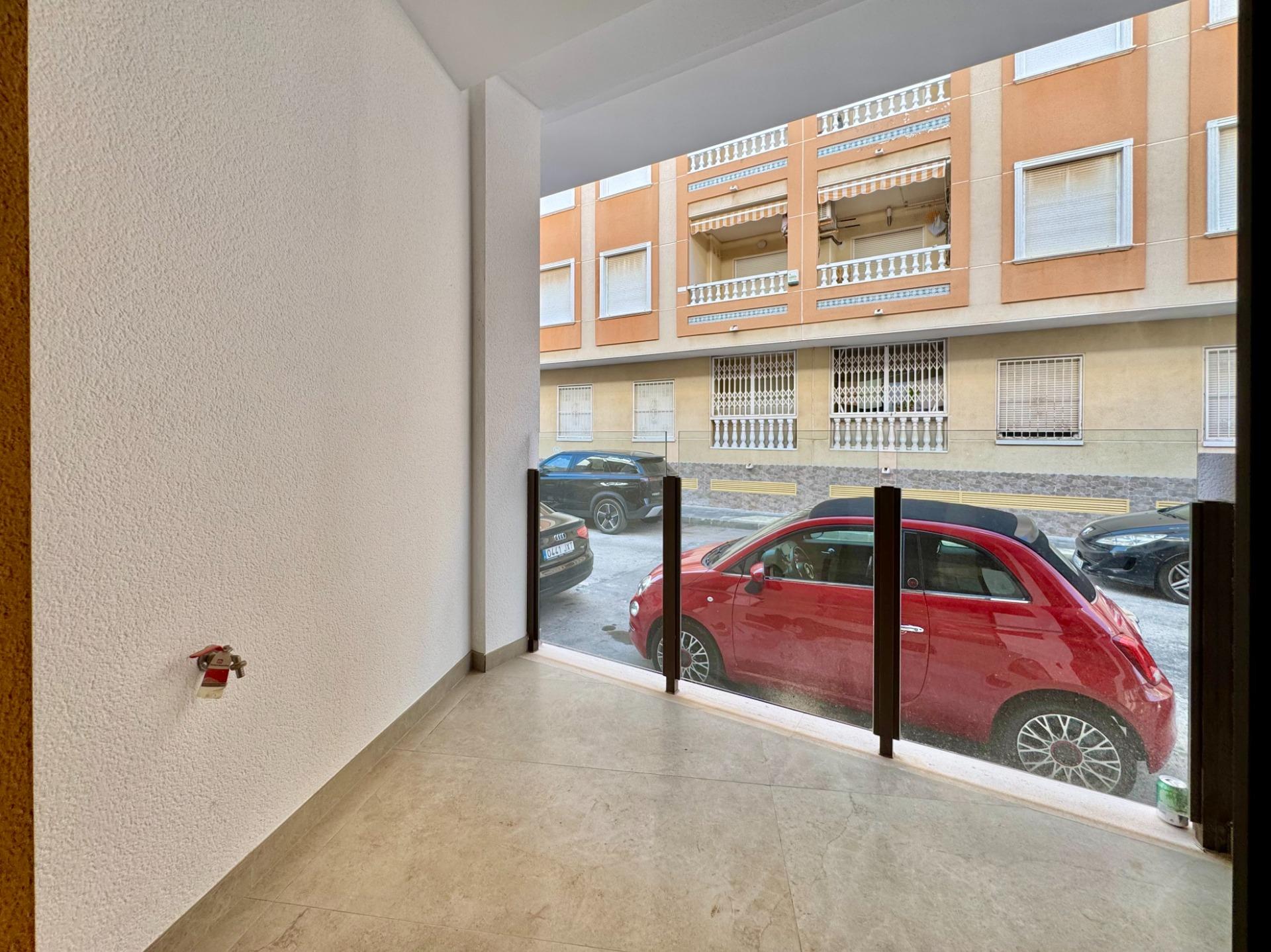 For sale - 2 Bedroom 2 Bathroom Apartment in Torrevieja - Habaneras  - Alicante