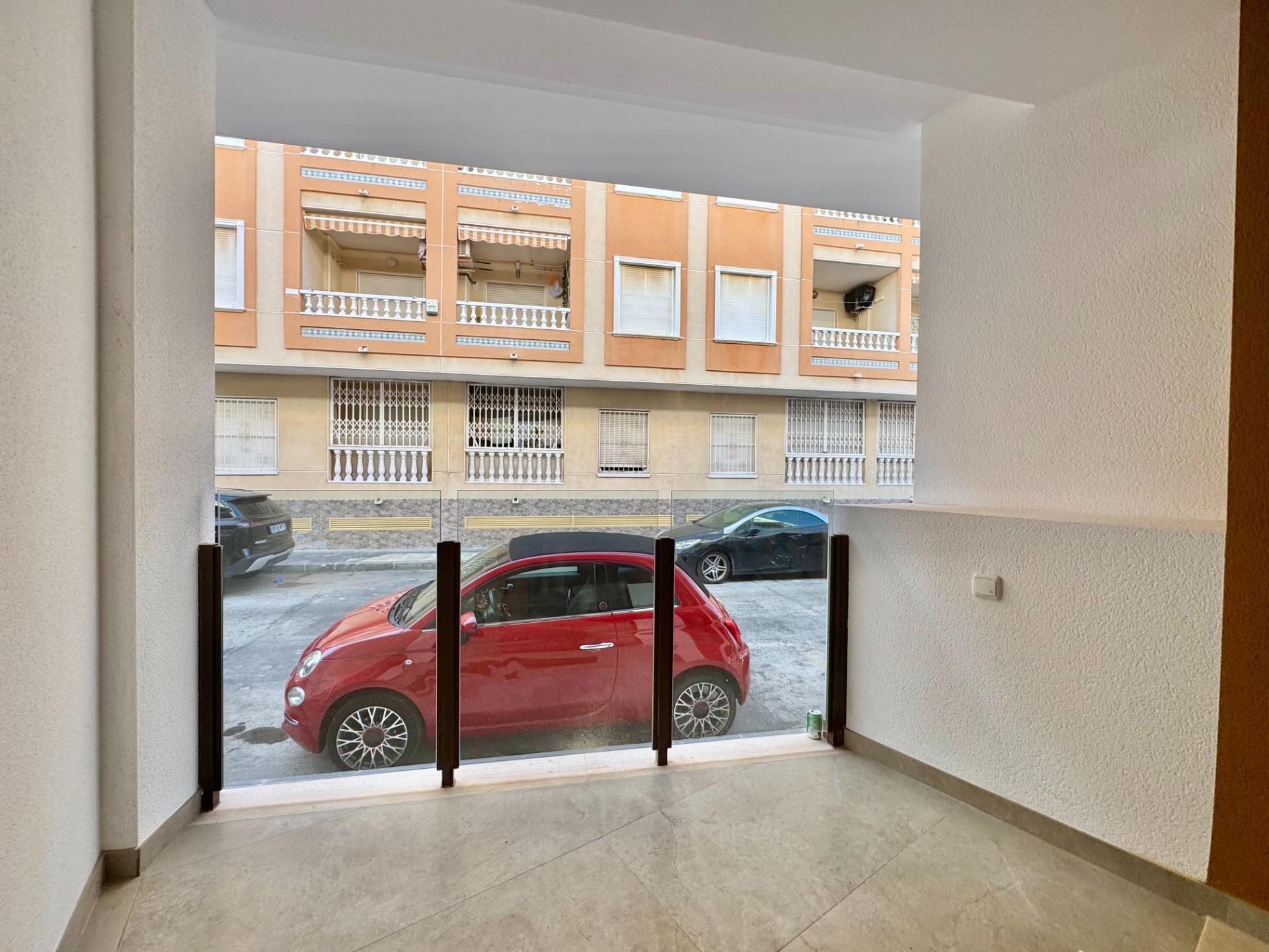 For sale - 2 Bedroom 2 Bathroom Apartment in Torrevieja - Habaneras  - Alicante