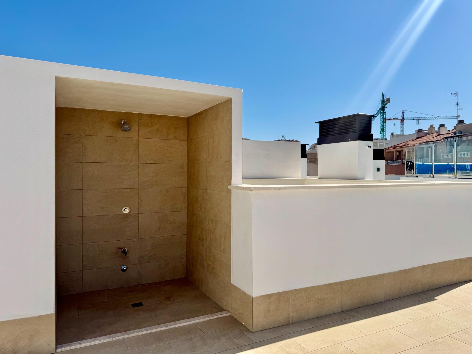 For sale - 2 Bedroom 2 Bathroom Apartment in Torrevieja - Habaneras  - Alicante
