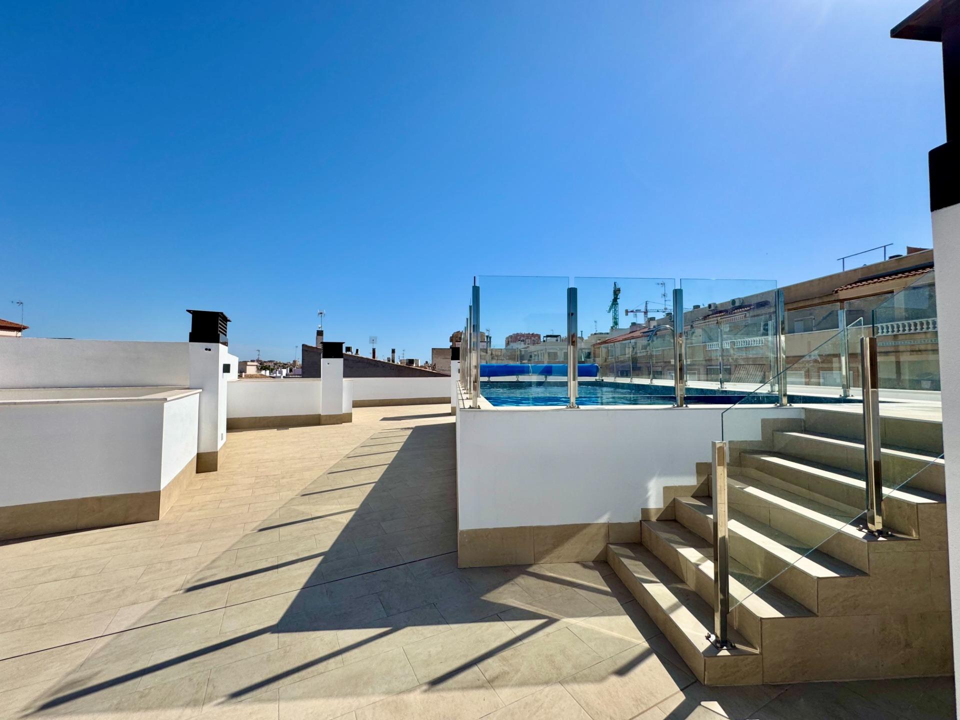 For sale - 2 Bedroom 2 Bathroom Apartment in Torrevieja - Habaneras  - Alicante