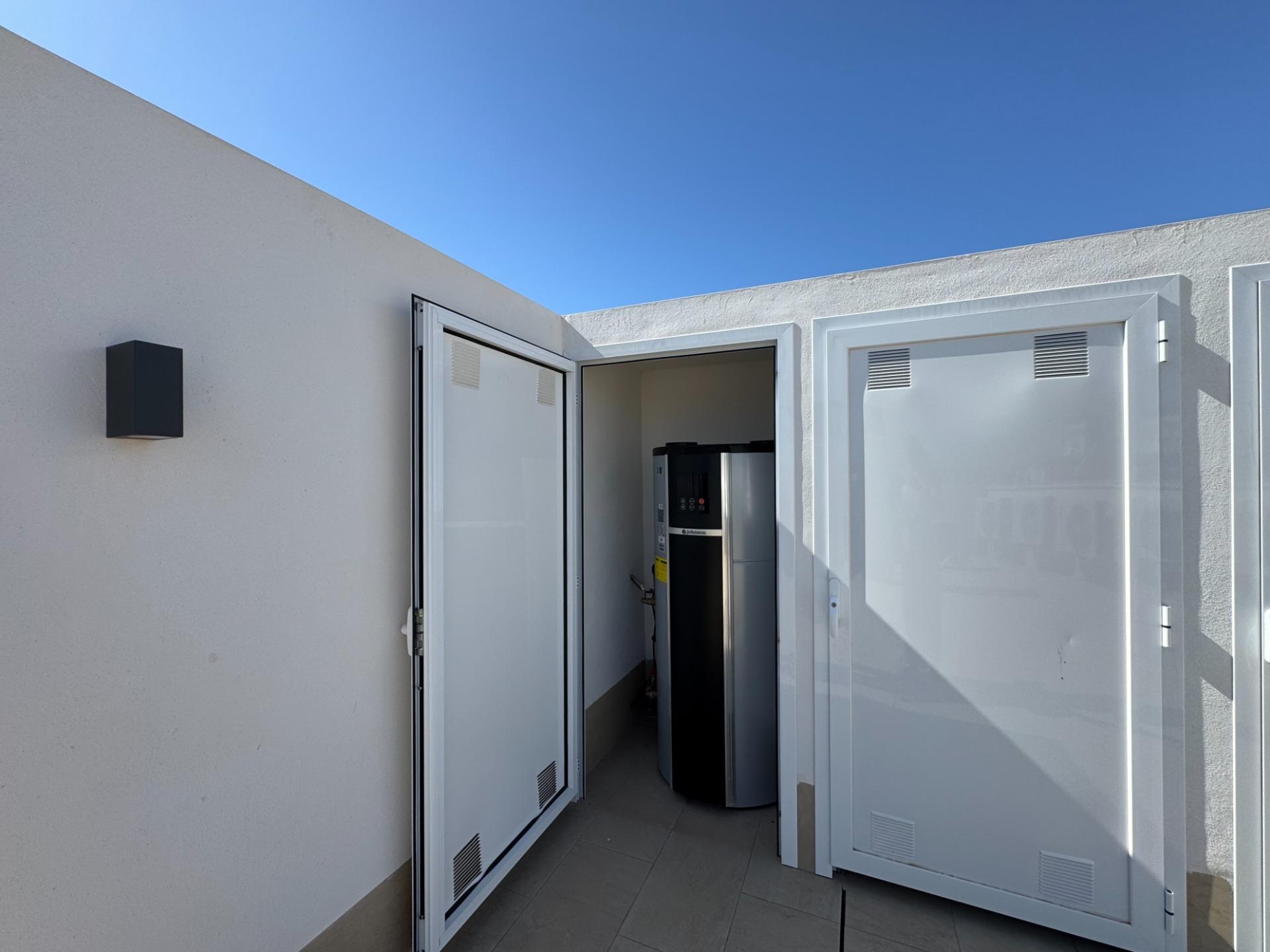 For sale - 2 Bedroom 2 Bathroom Apartment in Torrevieja - Habaneras  - Alicante