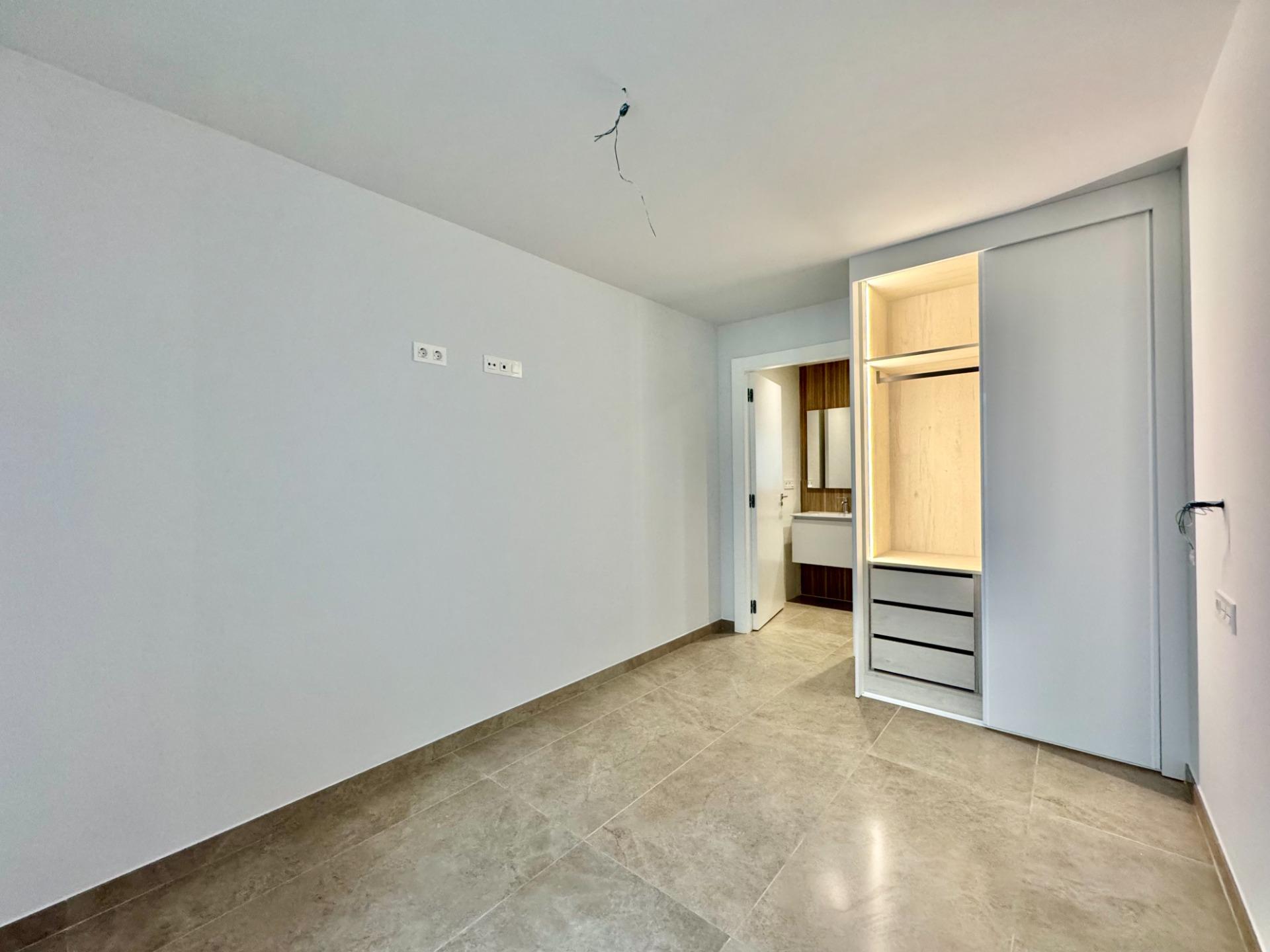 For sale - 2 Bedroom 2 Bathroom Apartment in Torrevieja - Habaneras  - Alicante