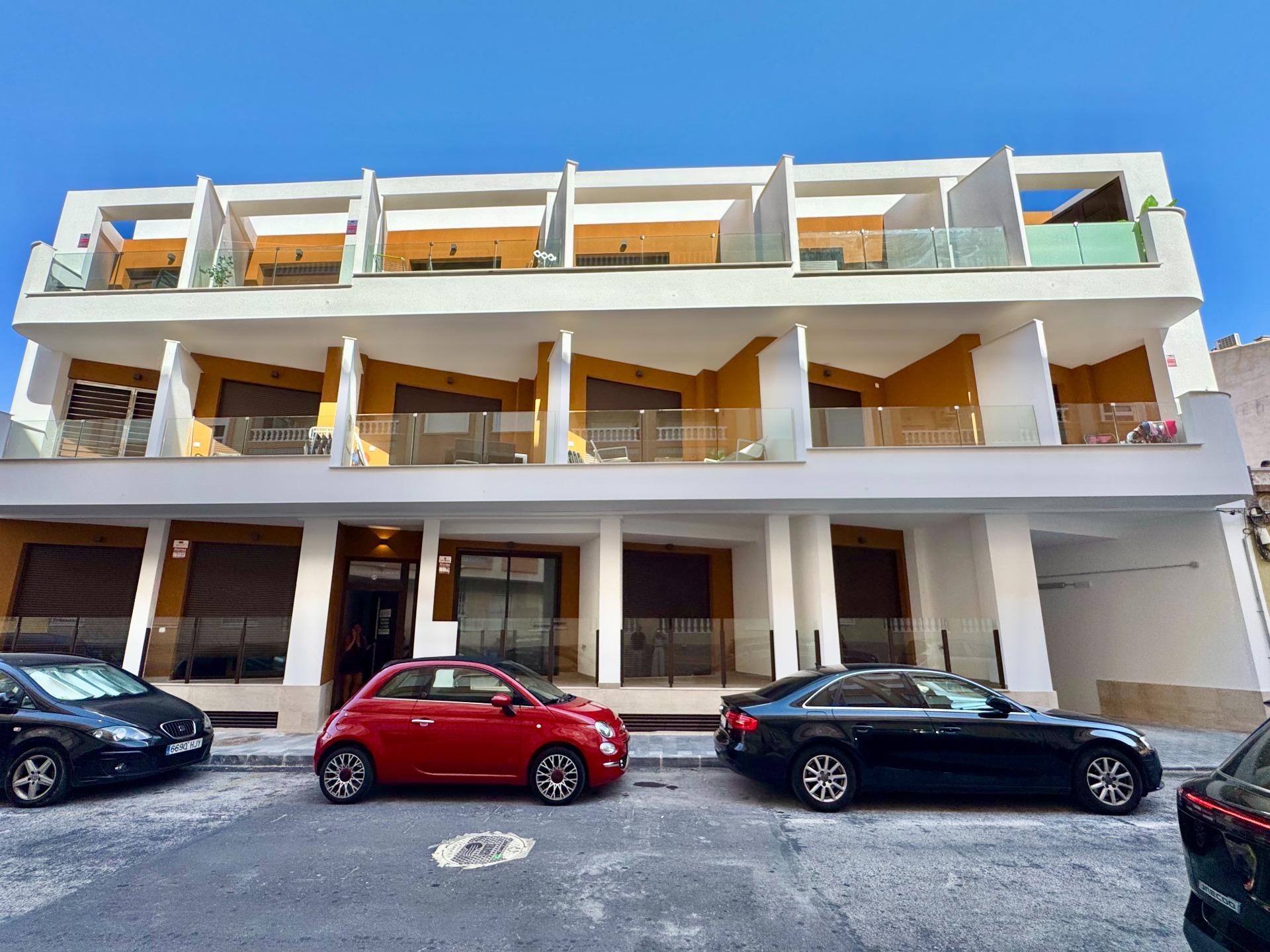 For sale - 2 Bedroom 2 Bathroom Apartment in Torrevieja - Habaneras  - Alicante