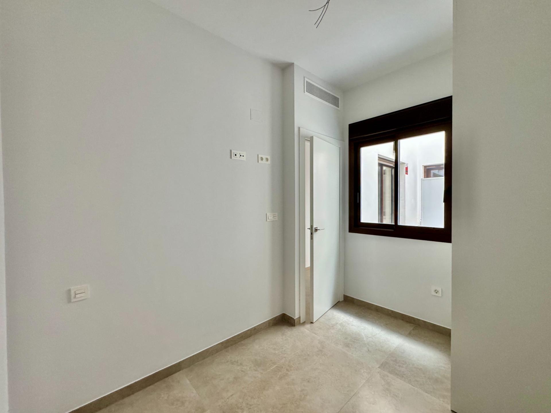 For sale - 2 Bedroom 2 Bathroom Apartment in Torrevieja - Habaneras  - Alicante