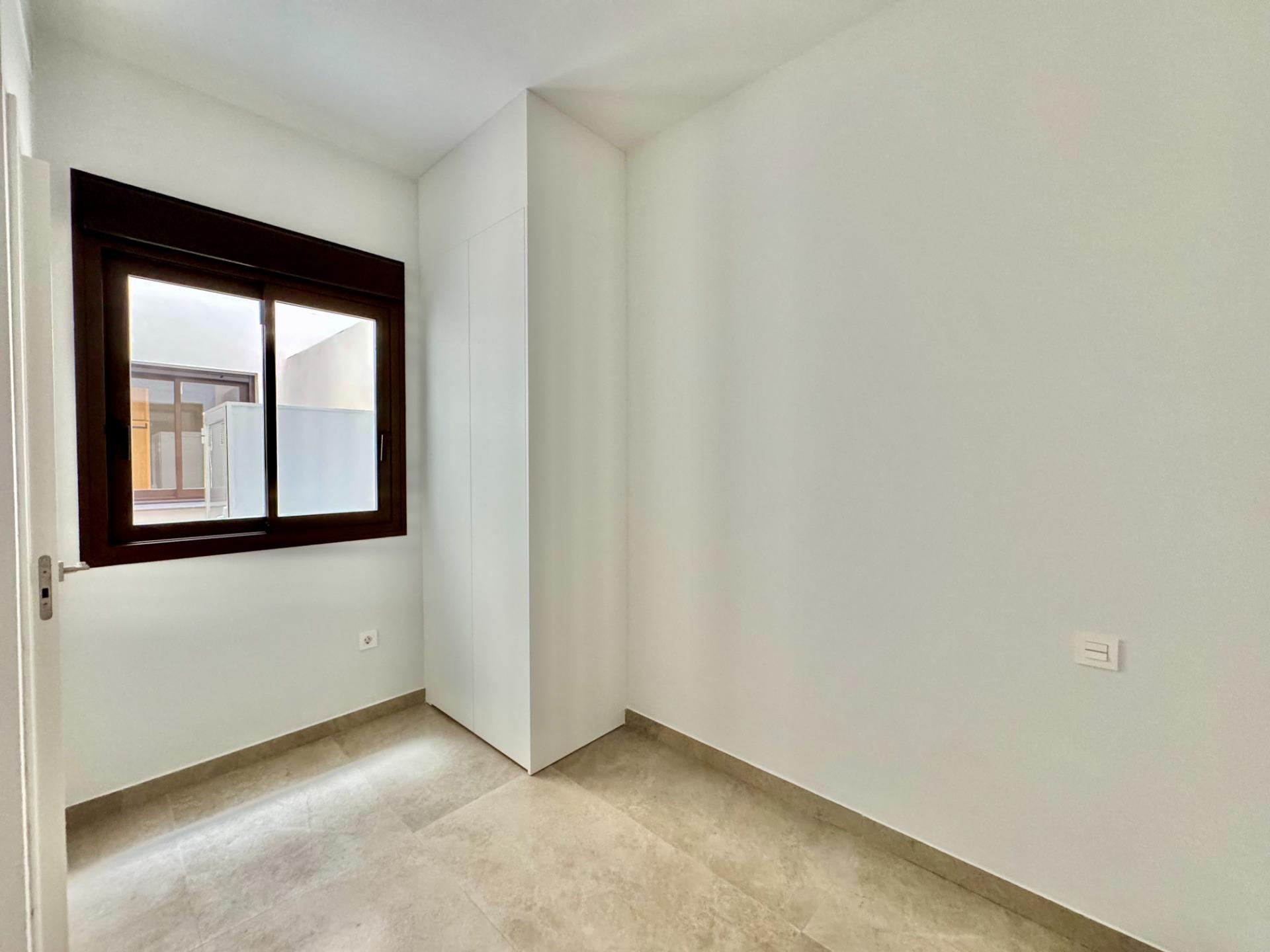 For sale - 2 Bedroom 2 Bathroom Apartment in Torrevieja - Habaneras  - Alicante