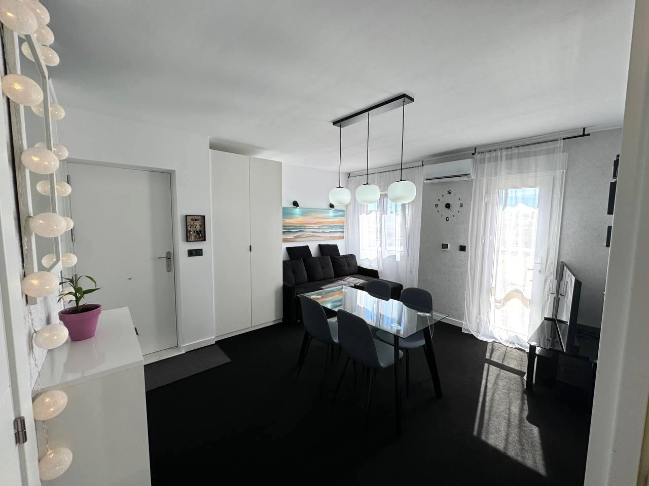 For sale - 3 Bedroom 1 Bathroom Duplex in Torrevieja - Carrefour  - Alicante