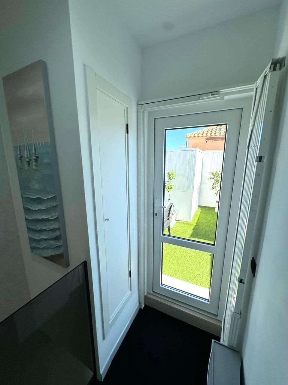 For sale - 3 Bedroom 1 Bathroom Duplex in Torrevieja - Carrefour  - Alicante