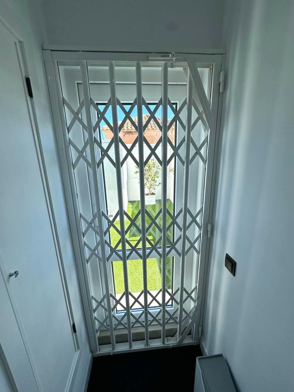 For sale - 3 Bedroom 1 Bathroom Duplex in Torrevieja - Carrefour  - Alicante