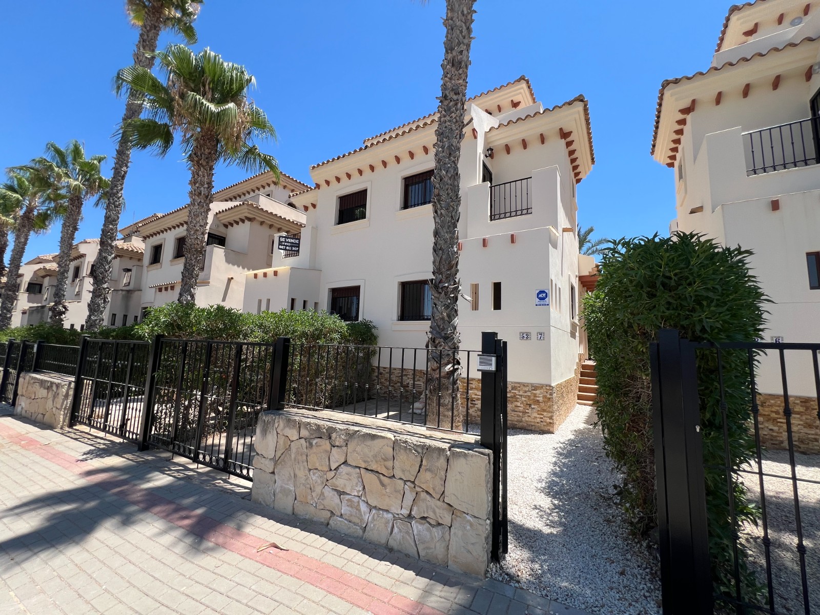 For sale - 3 Bedroom 2 Bathroom Villa in Algorfa - Inland  - Alicante