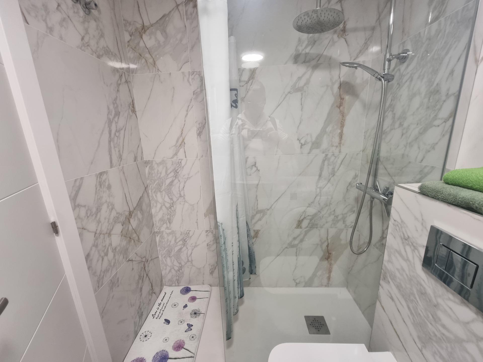 For sale - 3 Bedroom 2 Bathroom Apartment in Torrevieja - Estacion De Autobuses  - Alicante