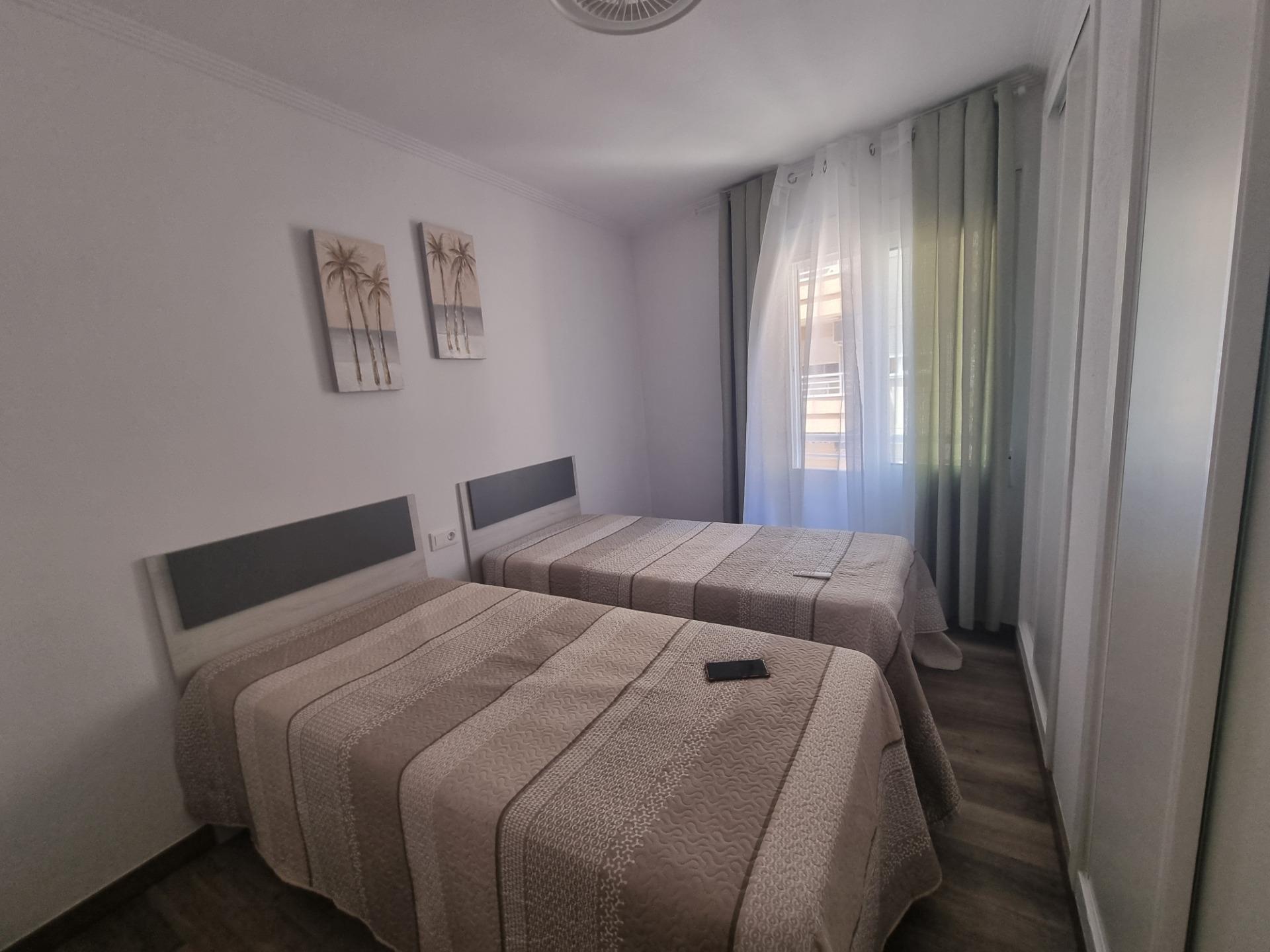 For sale - 3 Bedroom 2 Bathroom Apartment in Torrevieja - Estacion De Autobuses  - Alicante
