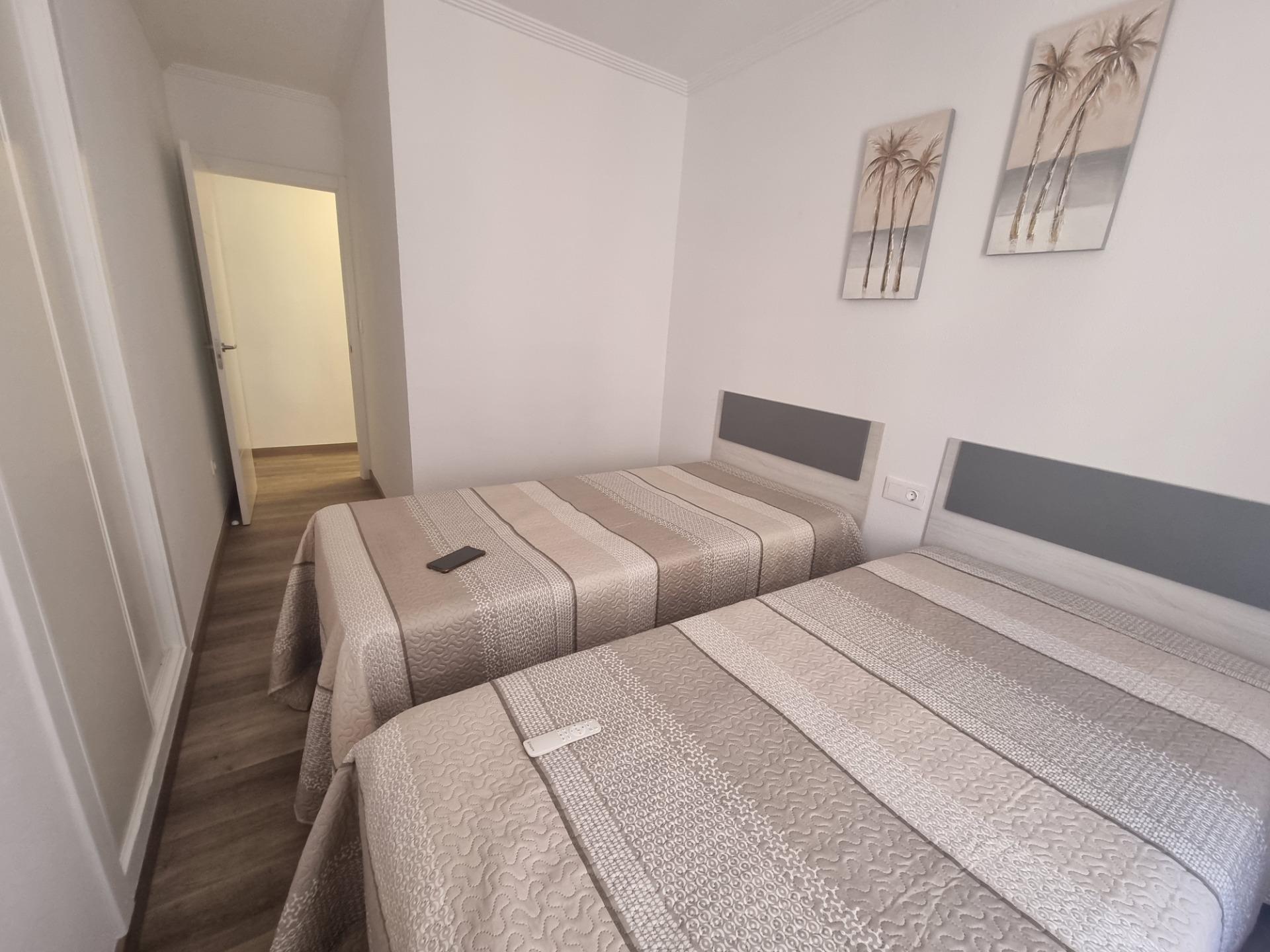 For sale - 3 Bedroom 2 Bathroom Apartment in Torrevieja - Estacion De Autobuses  - Alicante