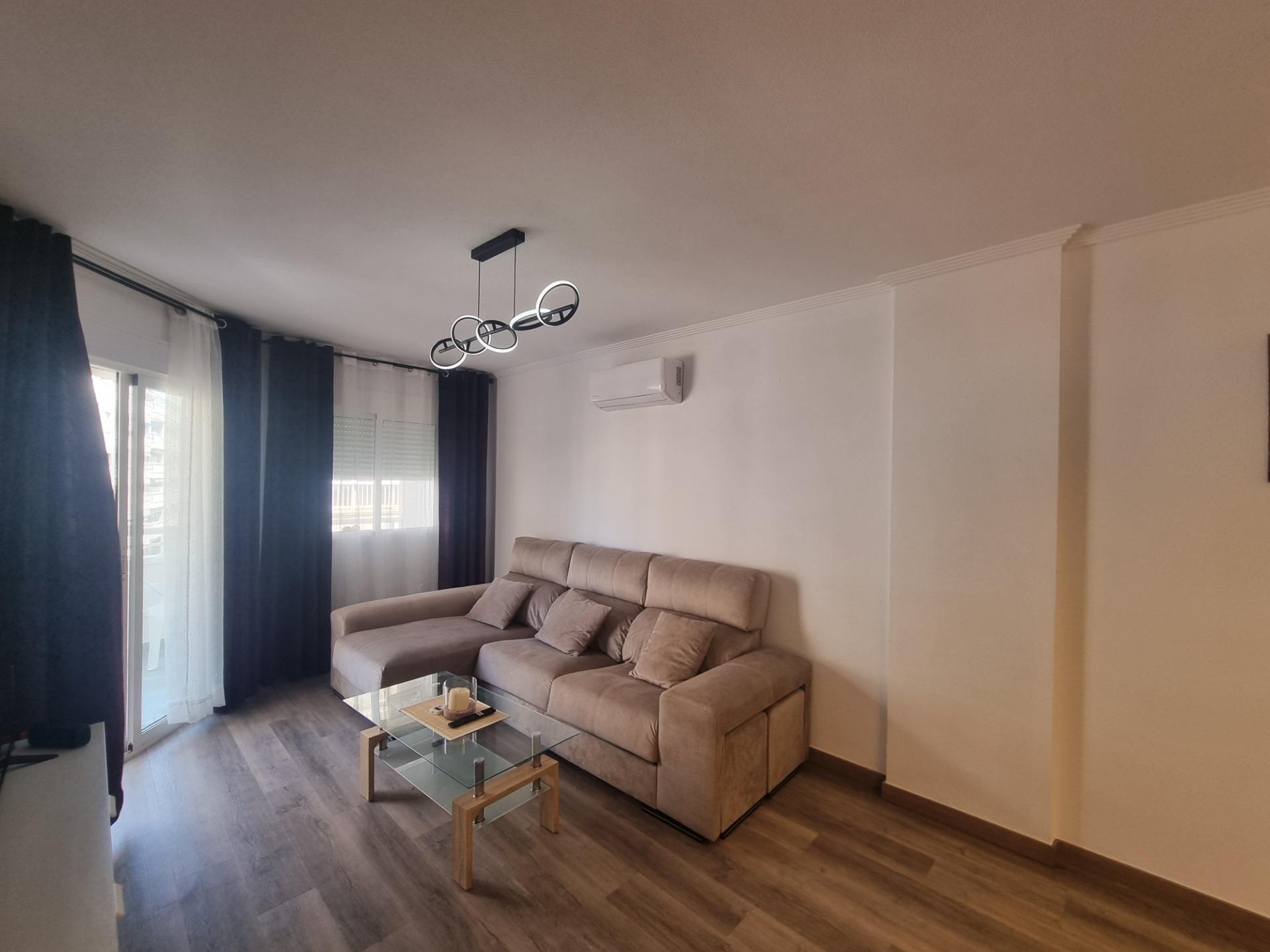For sale - 3 Bedroom 2 Bathroom Apartment in Torrevieja - Estacion De Autobuses  - Alicante