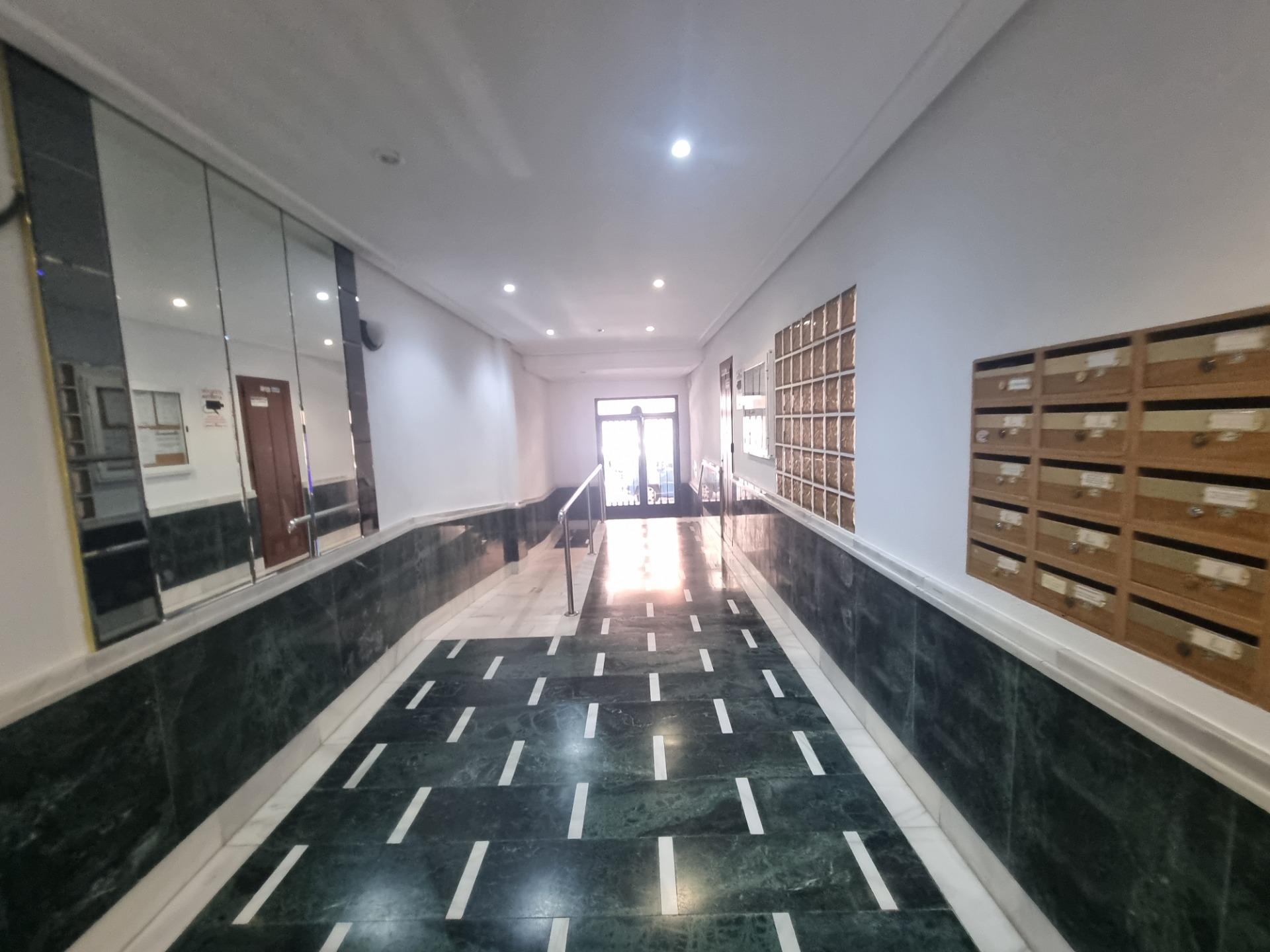 For sale - 3 Bedroom 2 Bathroom Apartment in Torrevieja - Estacion De Autobuses  - Alicante