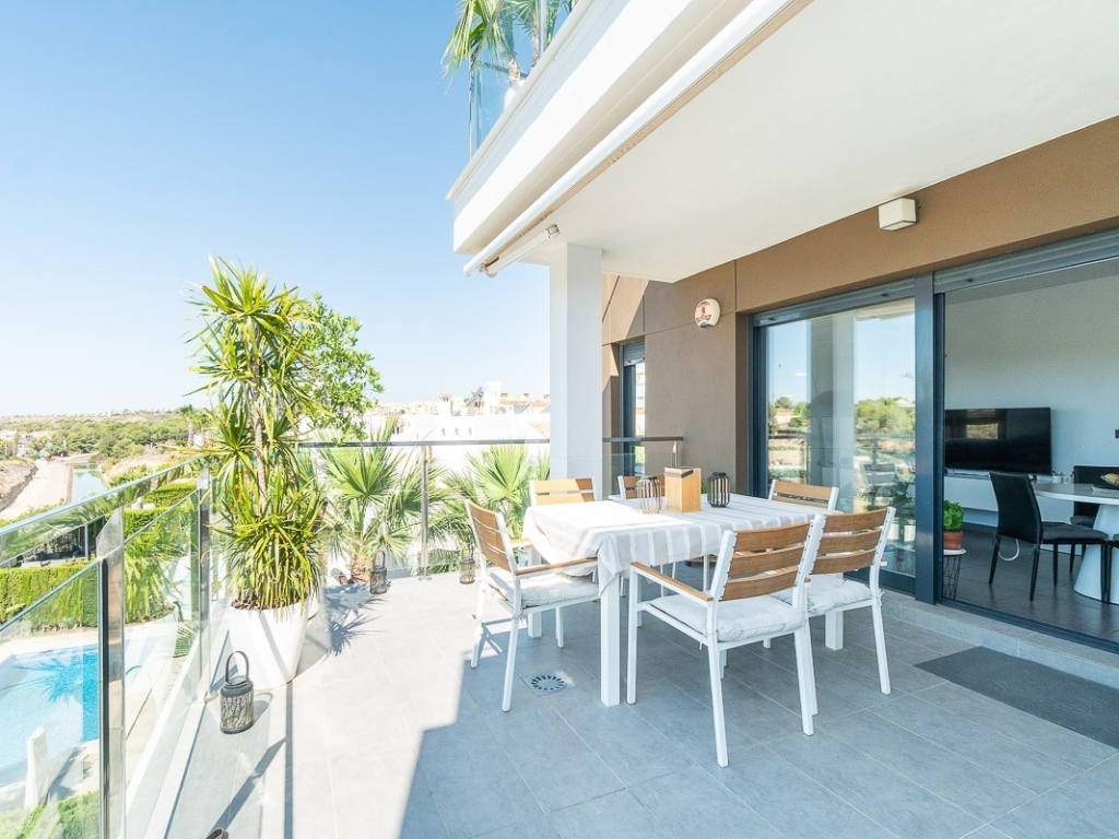 3 Bedroom 2 Bathroom Penthouse in Villamartin