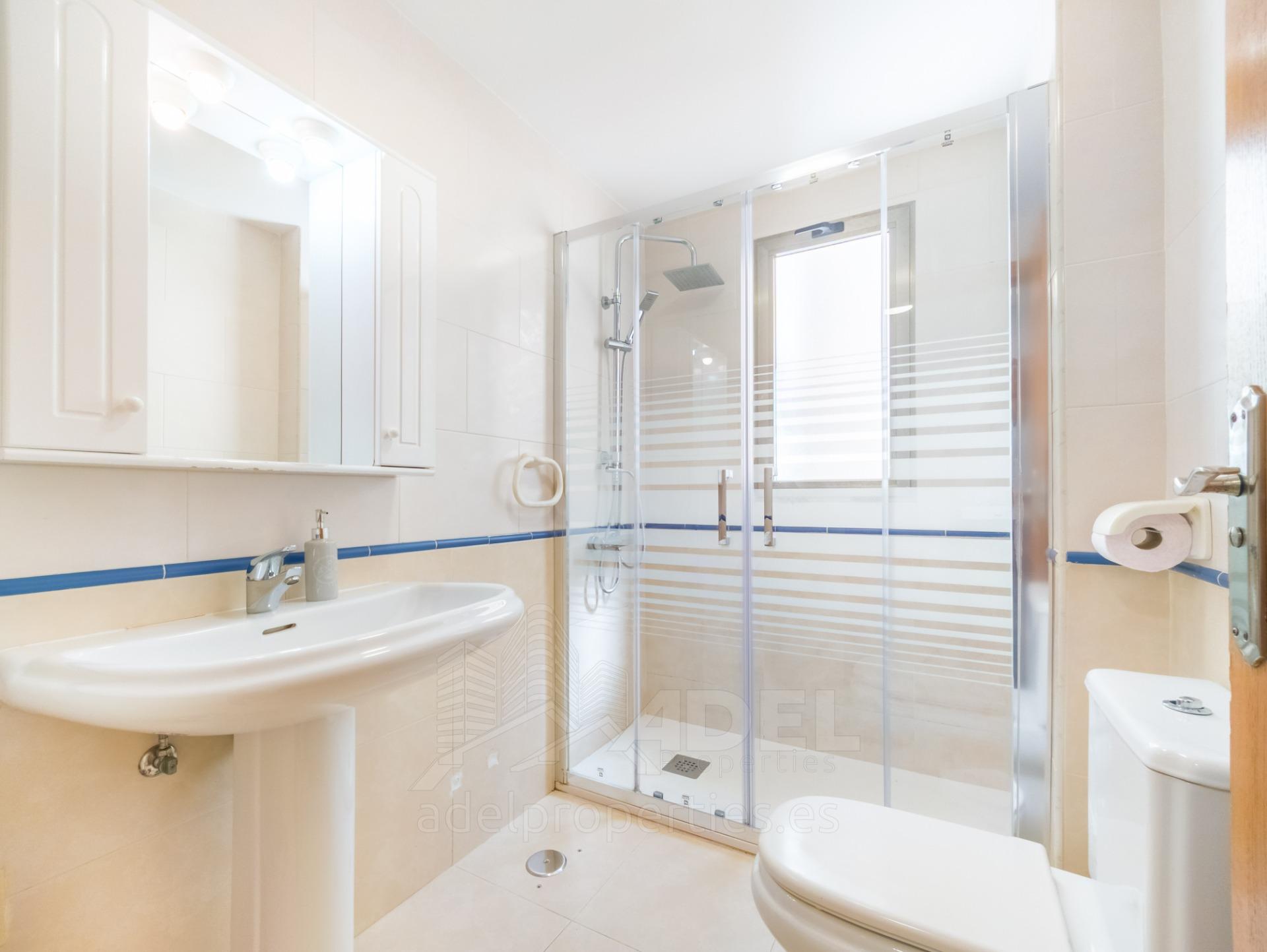 For sale - 2 Bedroom 1 Bathroom Apartment in Torrevieja - Playa De Los Locos  - Alicante