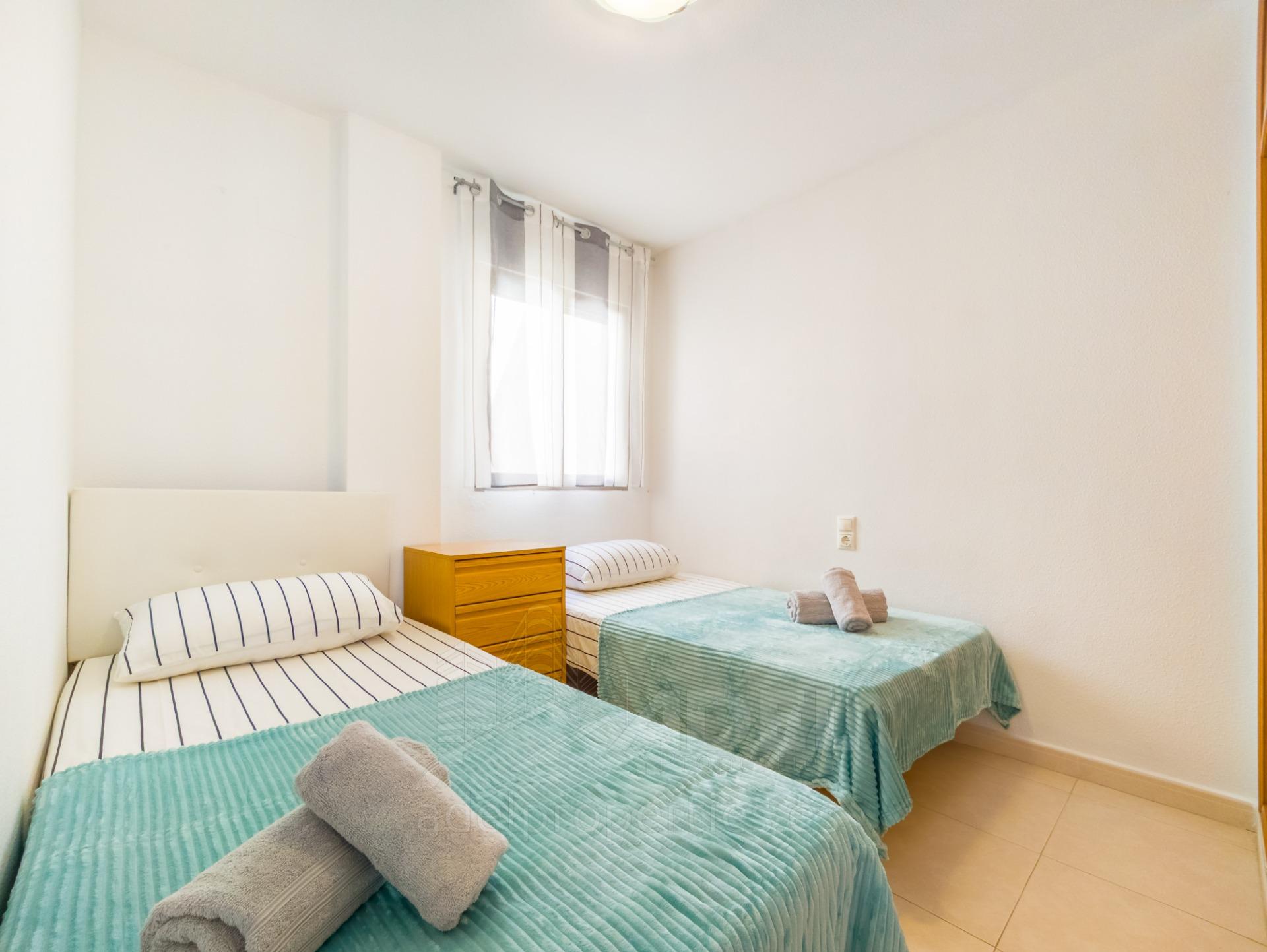 For sale - 2 Bedroom 1 Bathroom Apartment in Torrevieja - Playa De Los Locos  - Alicante