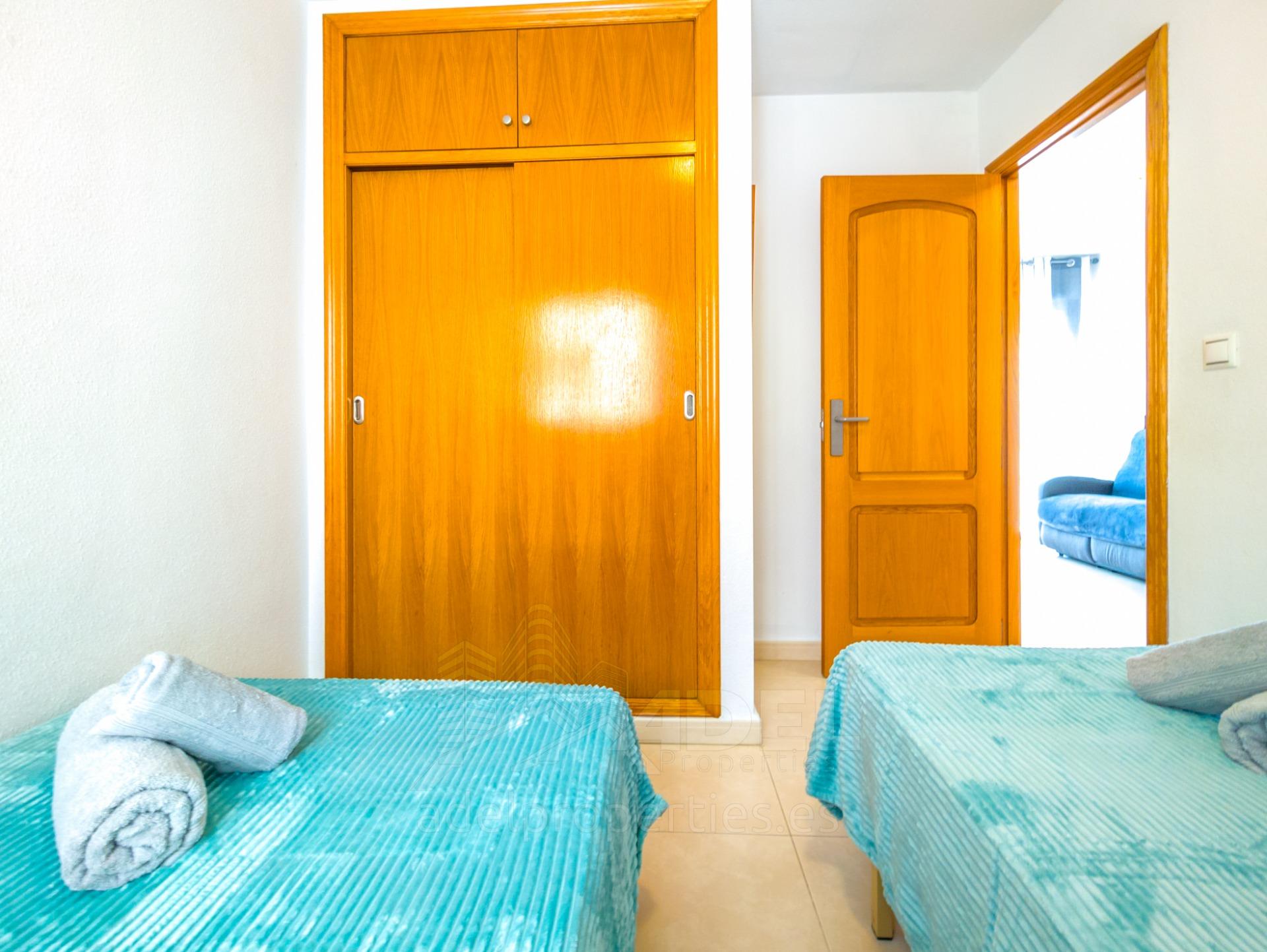 For sale - 2 Bedroom 1 Bathroom Apartment in Torrevieja - Playa De Los Locos  - Alicante