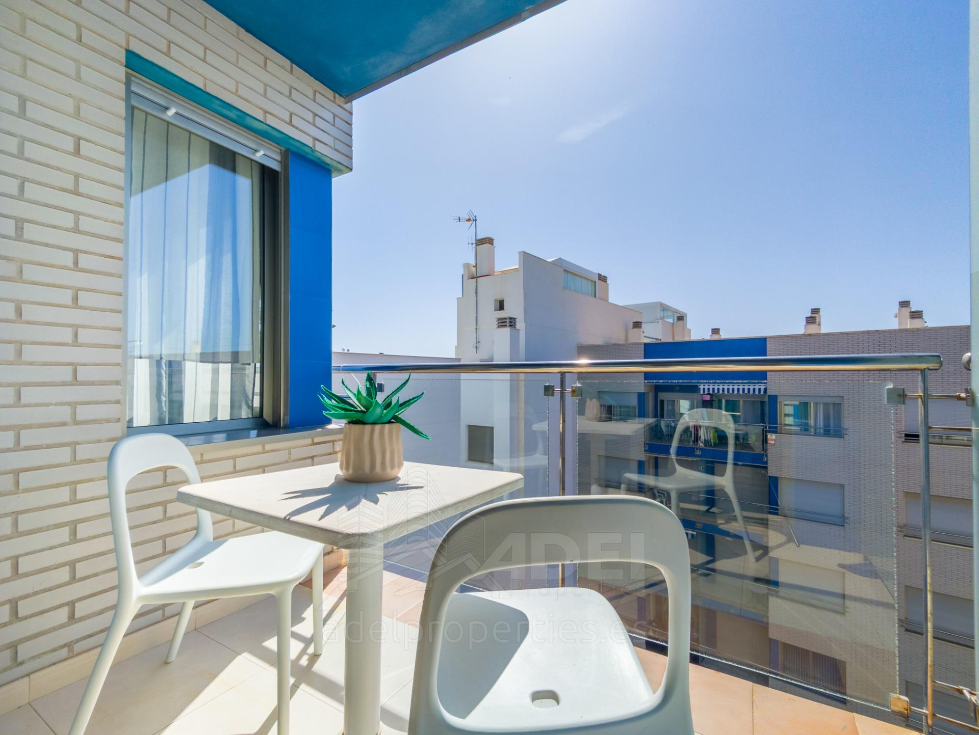 For sale - 2 Bedroom 1 Bathroom Apartment in Torrevieja - Playa De Los Locos  - Alicante