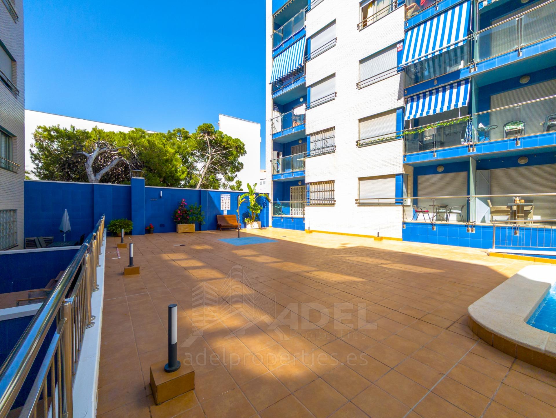 For sale - 2 Bedroom 1 Bathroom Apartment in Torrevieja - Playa De Los Locos  - Alicante
