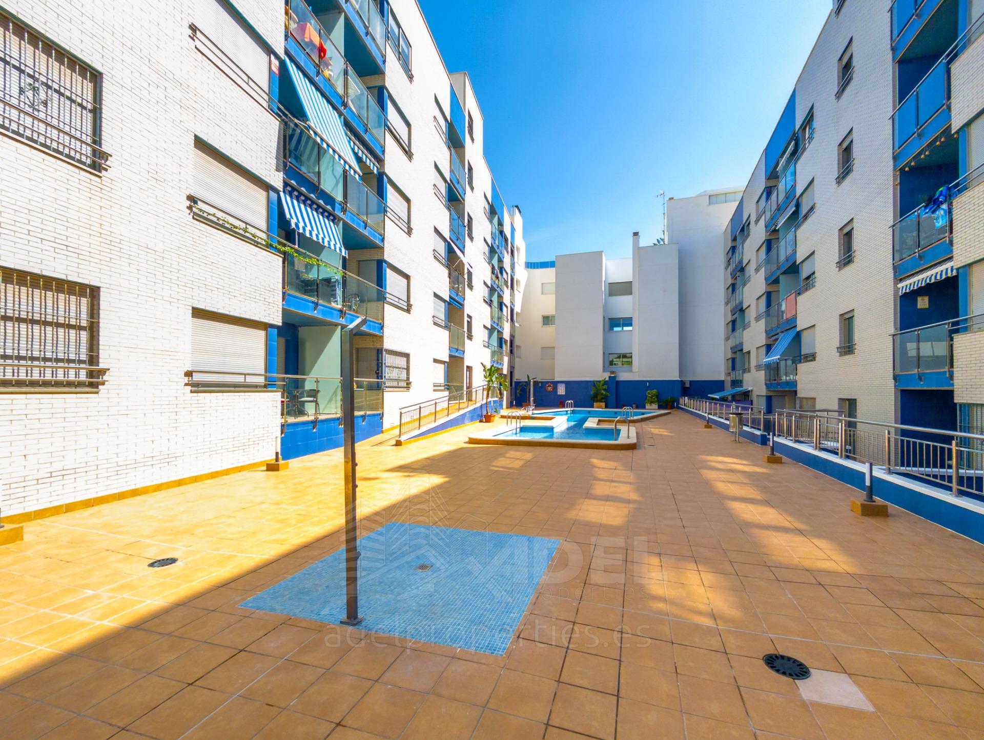 For sale - 2 Bedroom 1 Bathroom Apartment in Torrevieja - Playa De Los Locos  - Alicante
