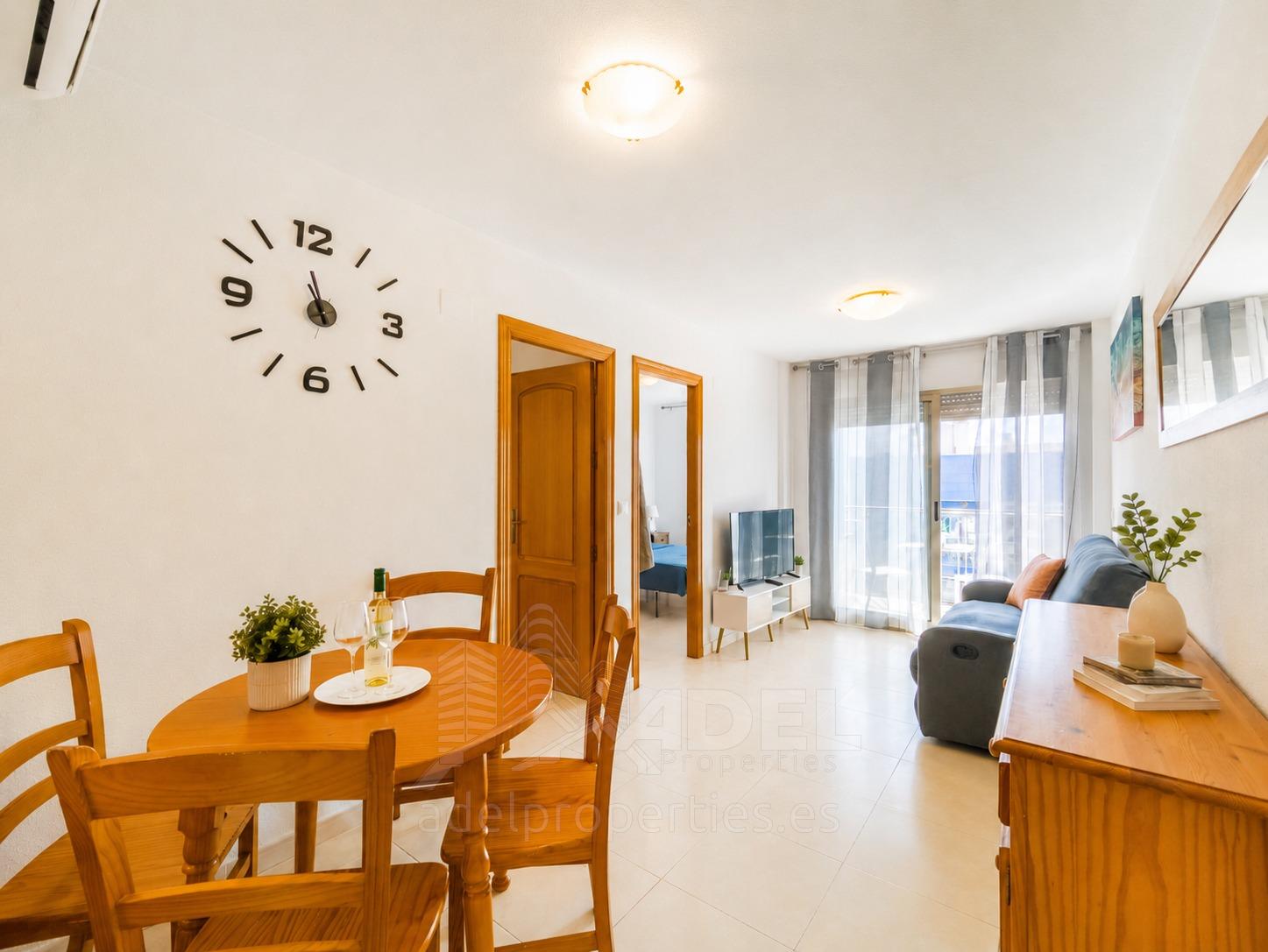 For sale - 2 Bedroom 1 Bathroom Apartment in Torrevieja - Playa De Los Locos  - Alicante