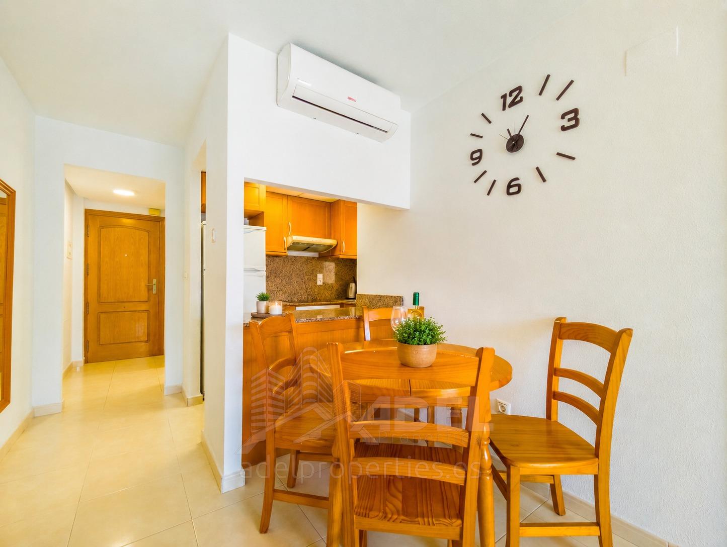 For sale - 2 Bedroom 1 Bathroom Apartment in Torrevieja - Playa De Los Locos  - Alicante