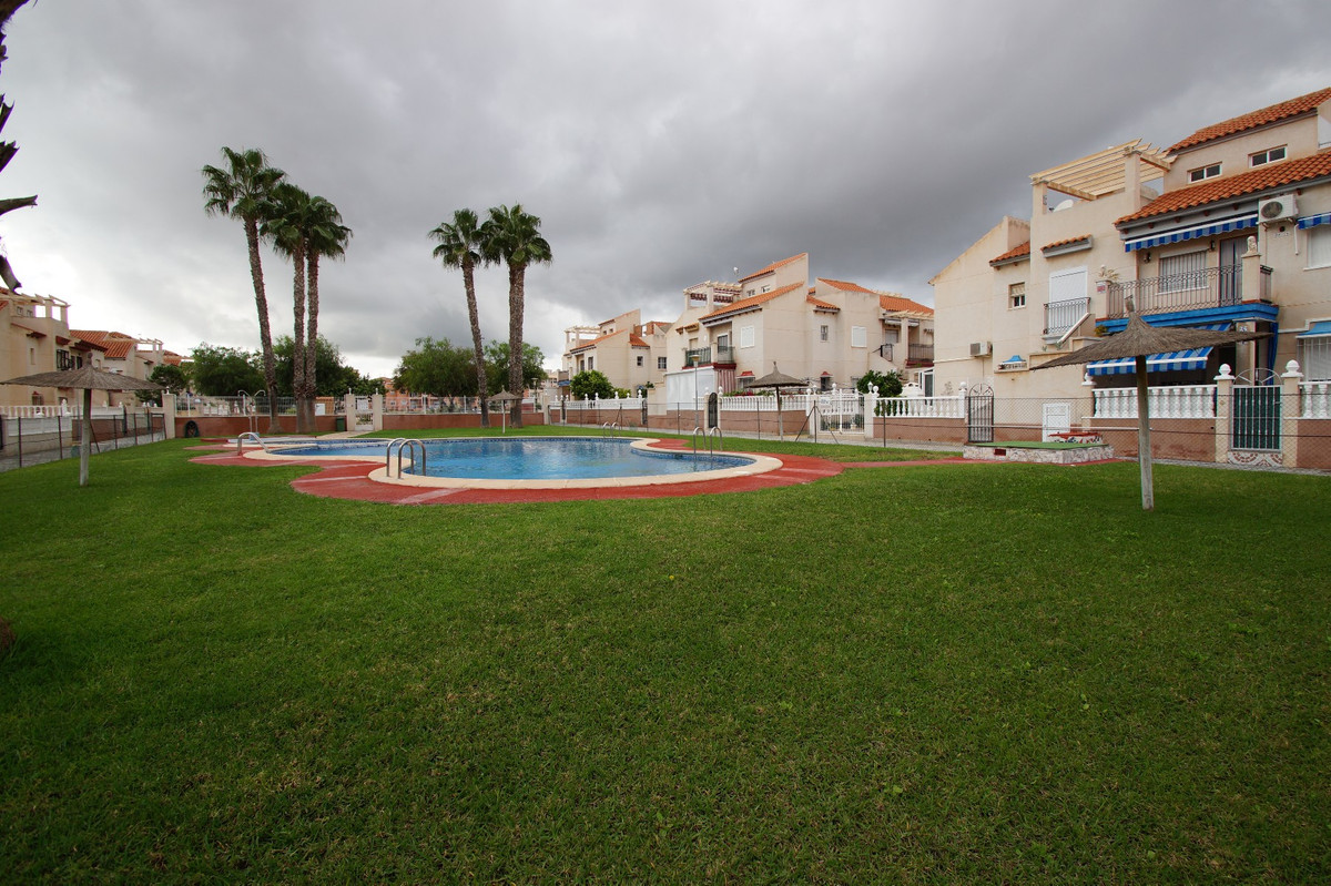 For sale - 2 Bedroom 1 Bathroom Apartment - Penthouse in Orihuela - Playa Flamenca  - Alicante