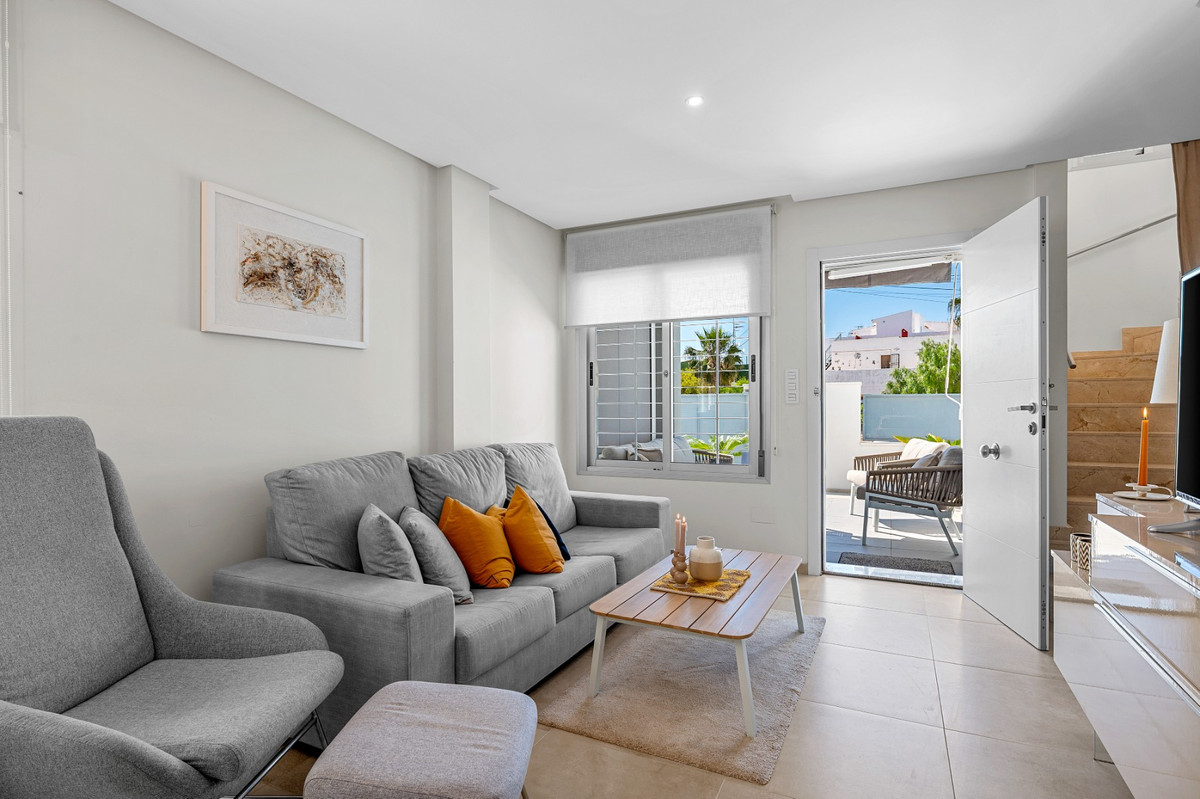 For sale - 3 Bedroom 3 Bathroom House - Townhouse in Orihuela - La Florida  - Alicante