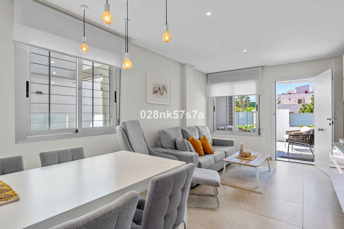 For sale - 3 Bedroom 3 Bathroom House - Townhouse in Orihuela - La Florida  - Alicante