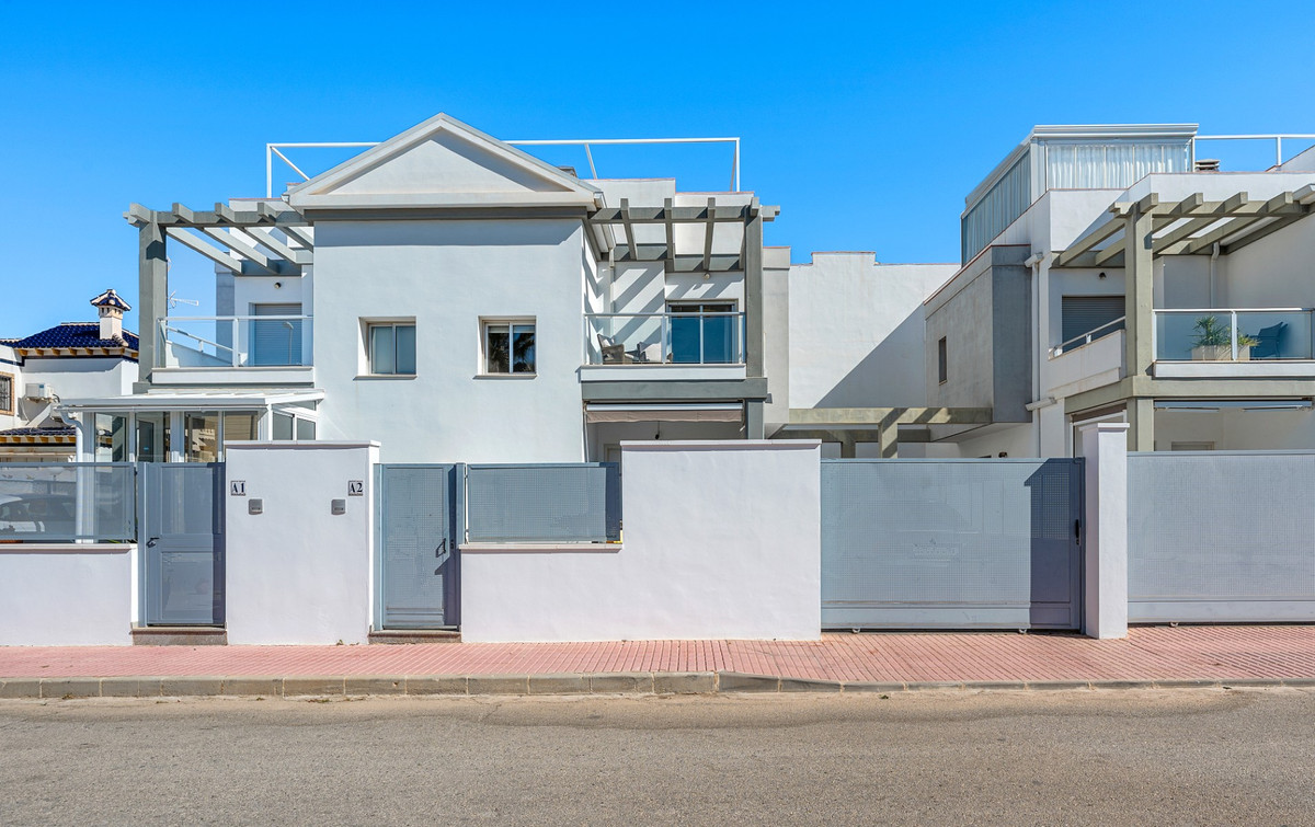 For sale - 3 Bedroom 3 Bathroom House - Townhouse in Orihuela - La Florida  - Alicante