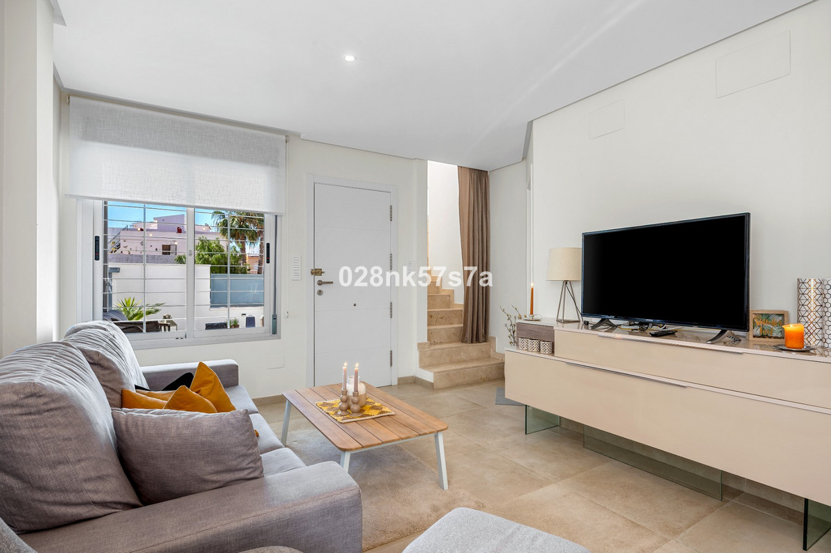 For sale - 3 Bedroom 3 Bathroom House - Townhouse in Orihuela - La Florida  - Alicante