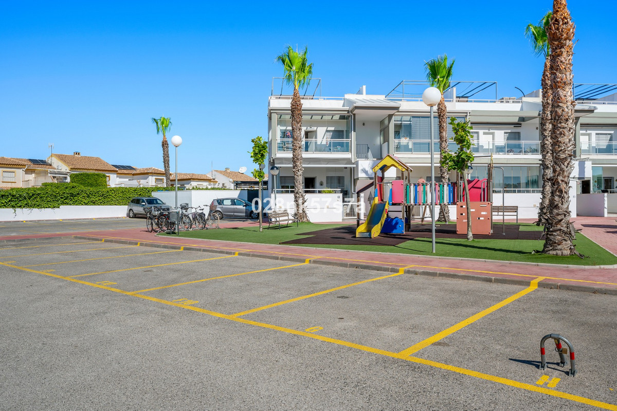 For sale - 3 Bedroom 3 Bathroom House - Townhouse in Orihuela - La Florida  - Alicante