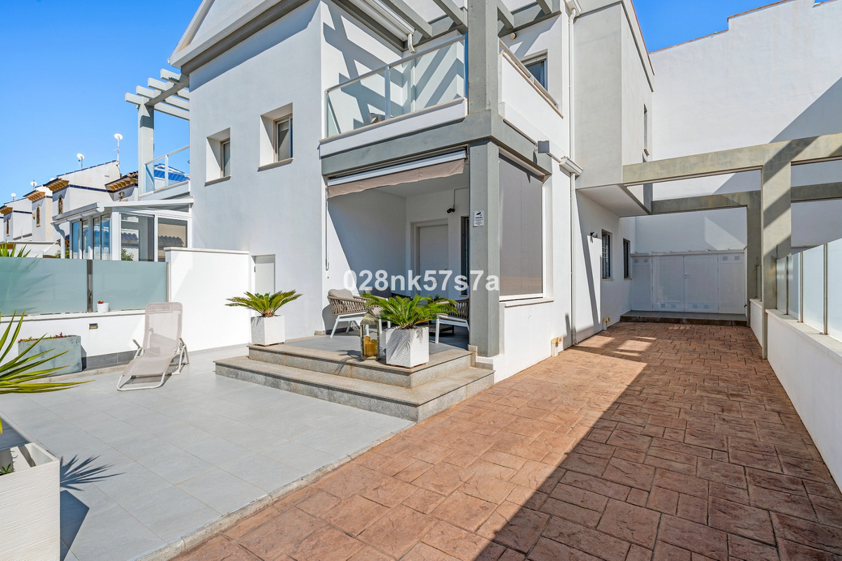 For sale - 3 Bedroom 3 Bathroom House - Townhouse in Orihuela - La Florida  - Alicante