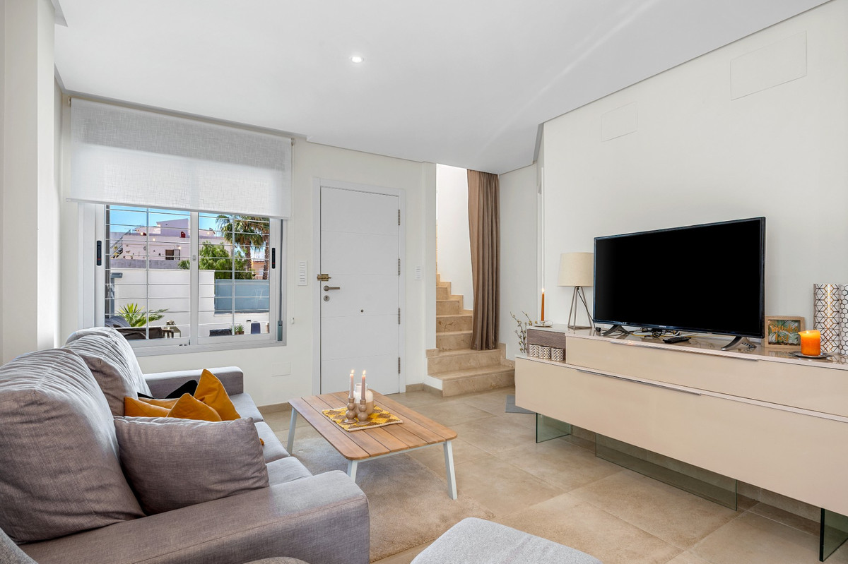For sale - 3 Bedroom 3 Bathroom House - Townhouse in Orihuela - La Florida  - Alicante