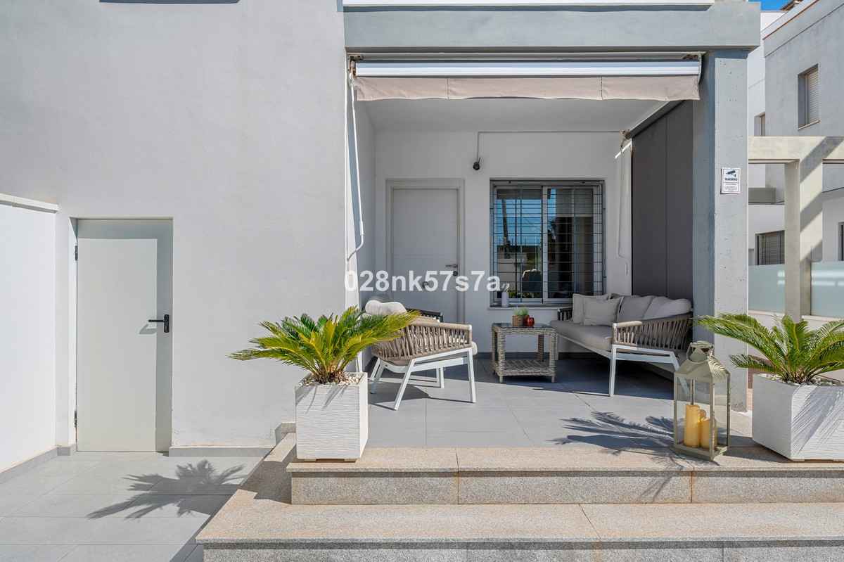 For sale - 3 Bedroom 3 Bathroom House - Townhouse in Orihuela - La Florida  - Alicante