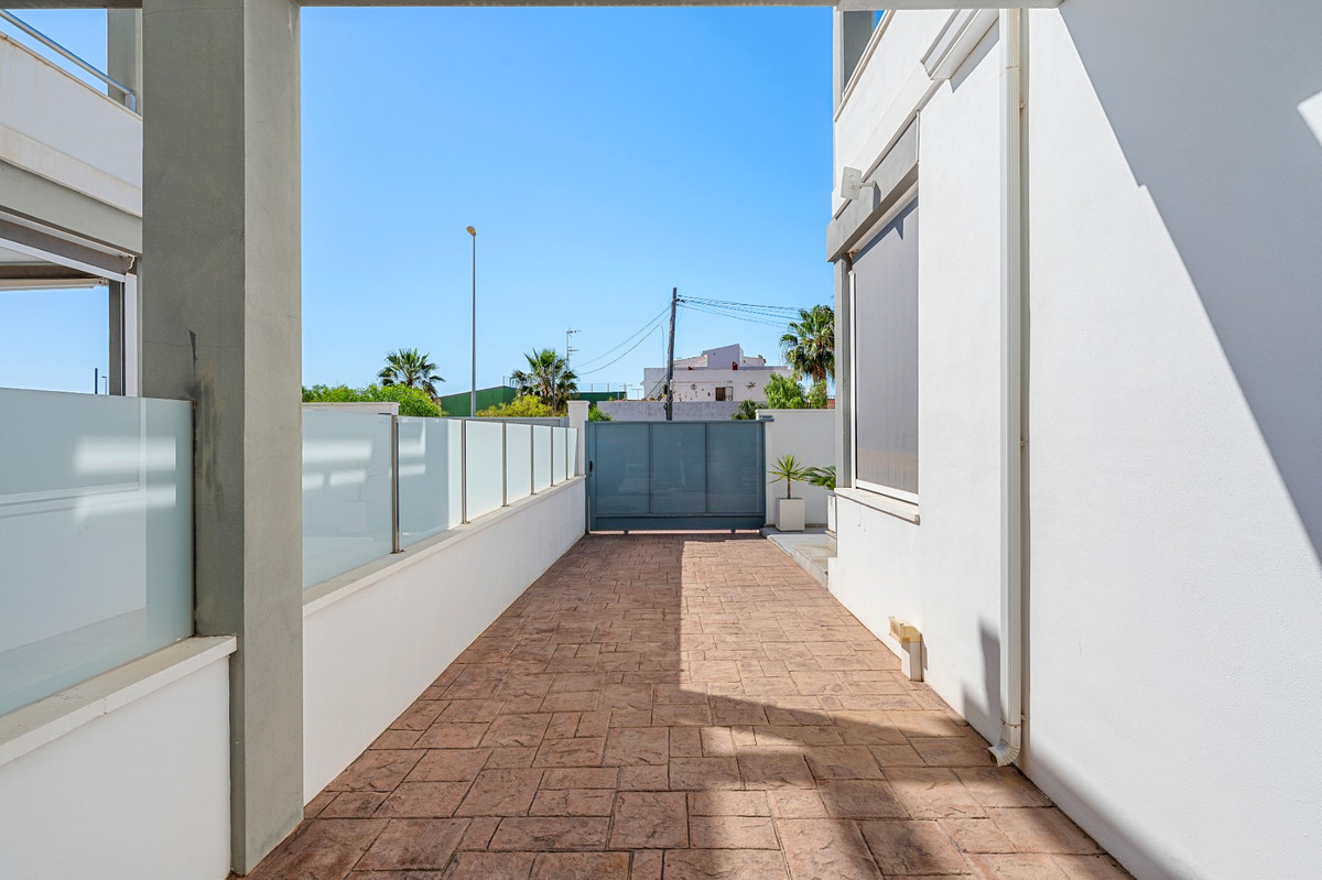For sale - 3 Bedroom 3 Bathroom House - Townhouse in Orihuela - La Florida  - Alicante