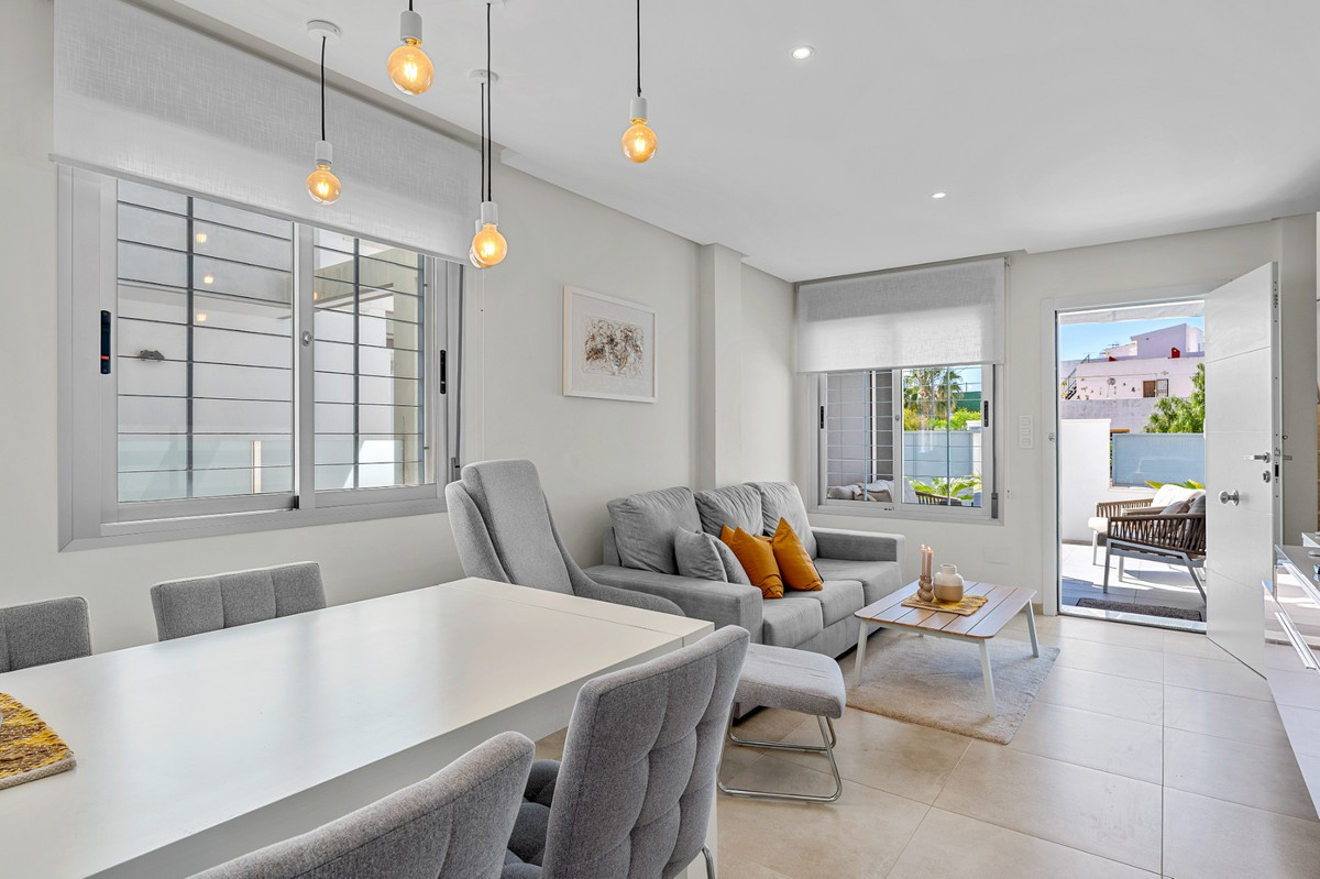 For sale - 3 Bedroom 3 Bathroom House - Townhouse in Orihuela - La Florida  - Alicante
