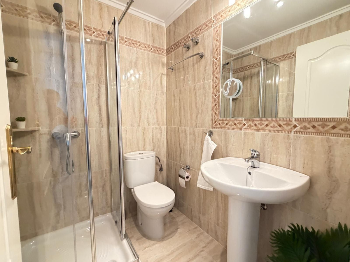 For sale - 2 Bedroom 2 Bathroom Townhouse in Villamartin - Villamartin  - Alicante