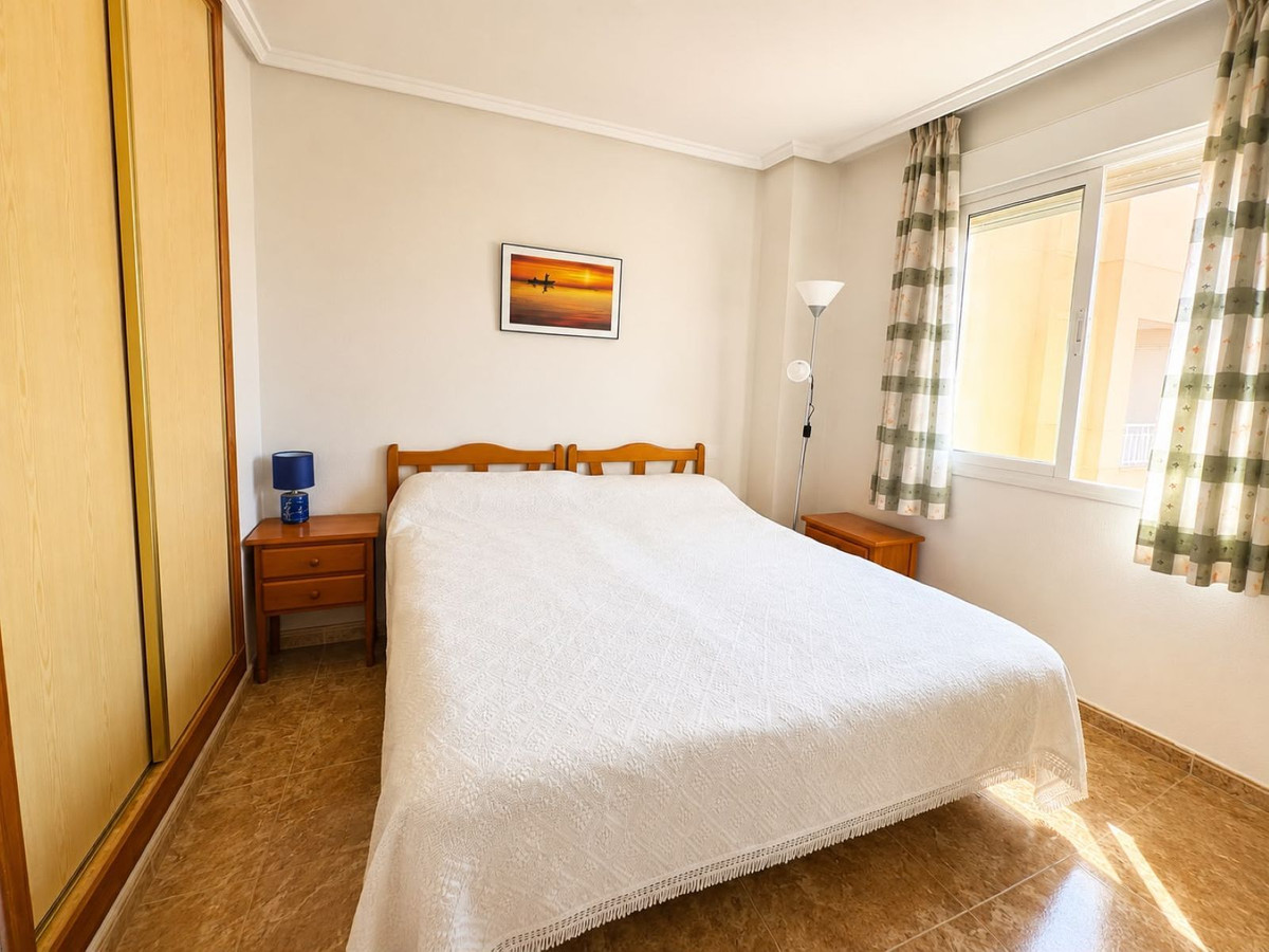 For sale - 2 Bedroom 1 Bathroom Apartment - Middle Floor Apartment in Torrevieja - Torrevieja Centro  - Alicante