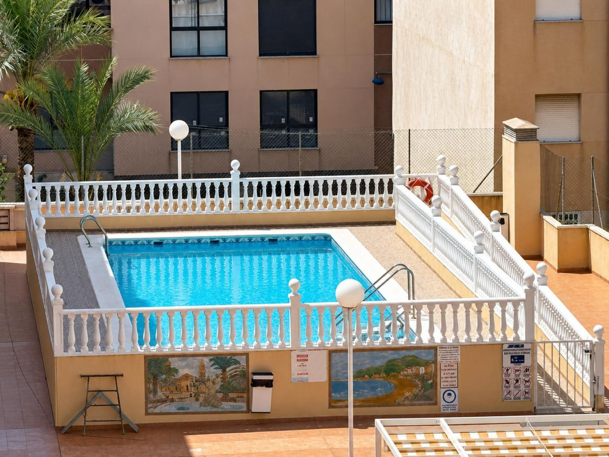For sale - 2 Bedroom 1 Bathroom Apartment - Middle Floor Apartment in Torrevieja - Torrevieja Centro  - Alicante